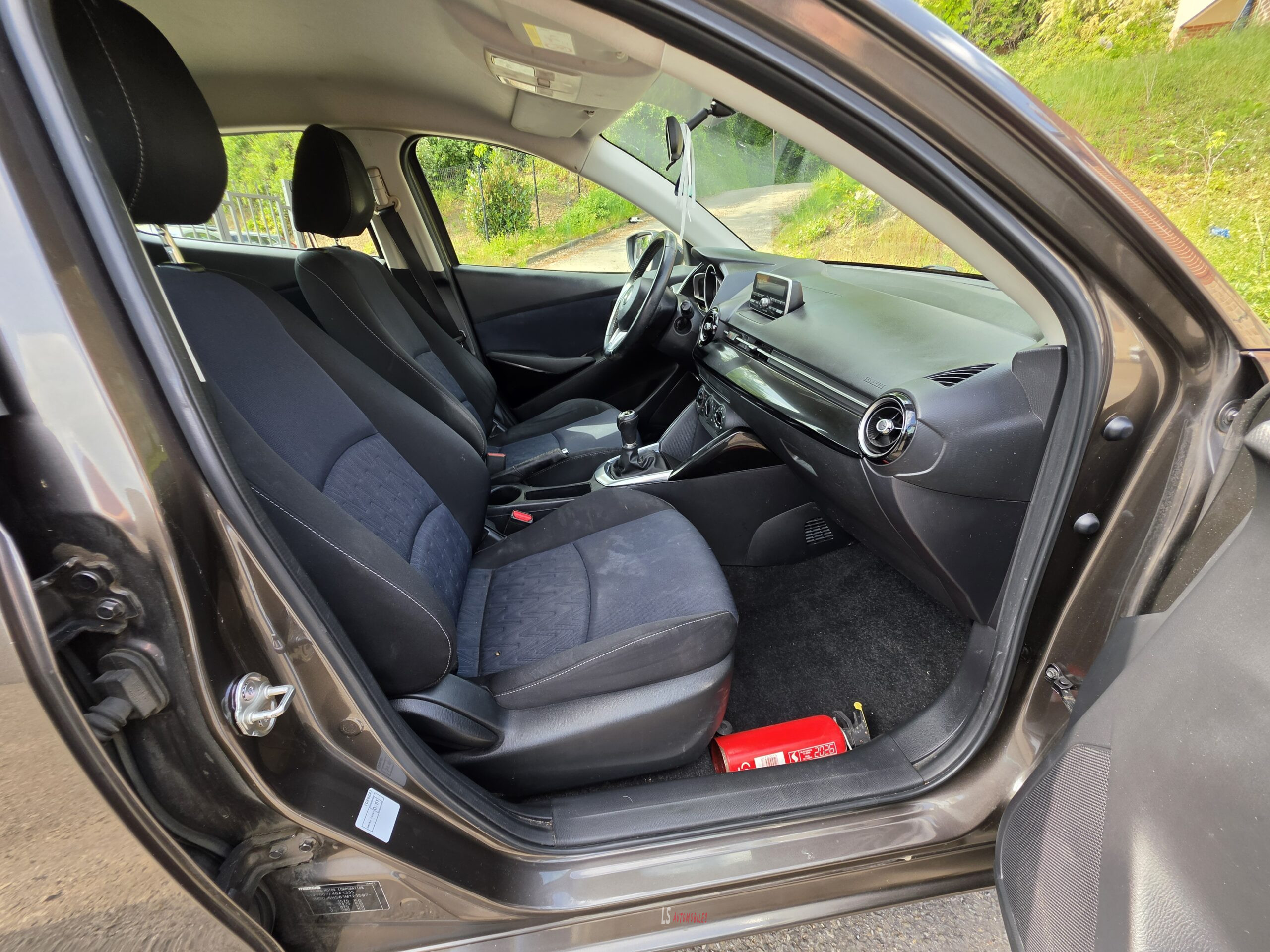 
								MAZDA 2 full									