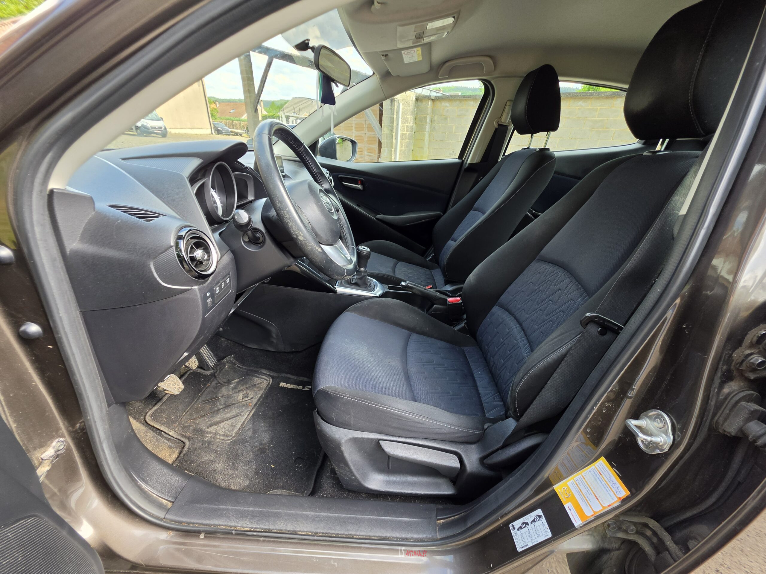 
								MAZDA 2 full									