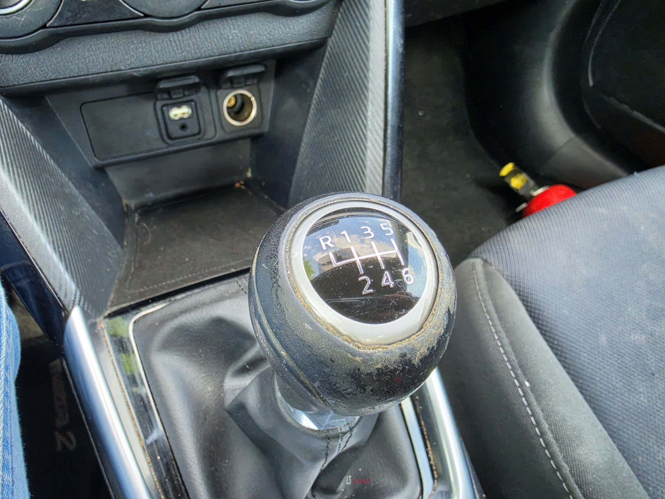 
								MAZDA 2 full									