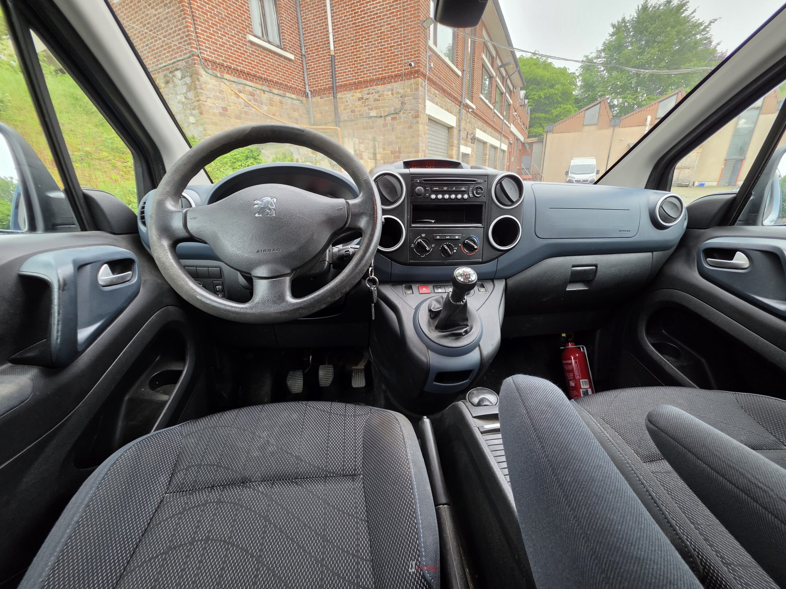 
								PEUGEOT PARTNER full									