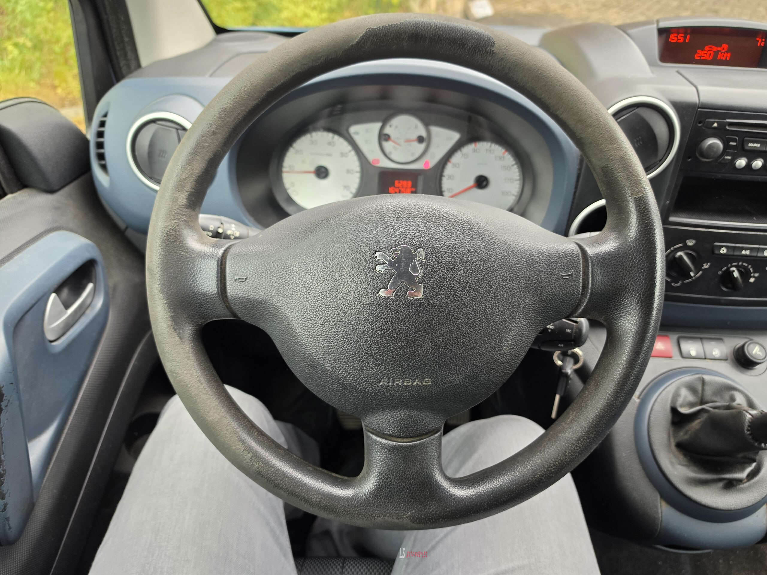 
								PEUGEOT PARTNER full									