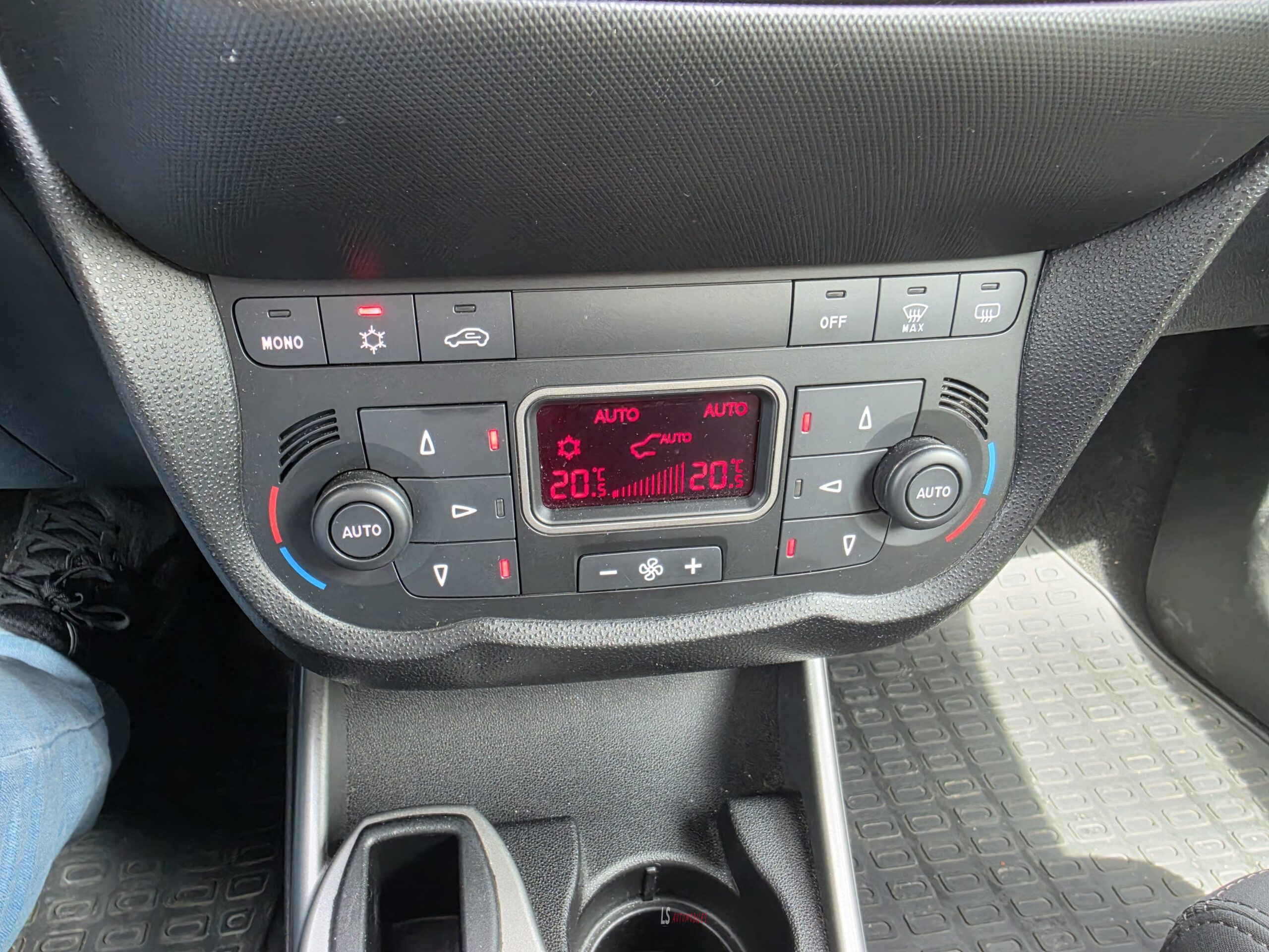 
								ALFA ROMEO MITO full									
