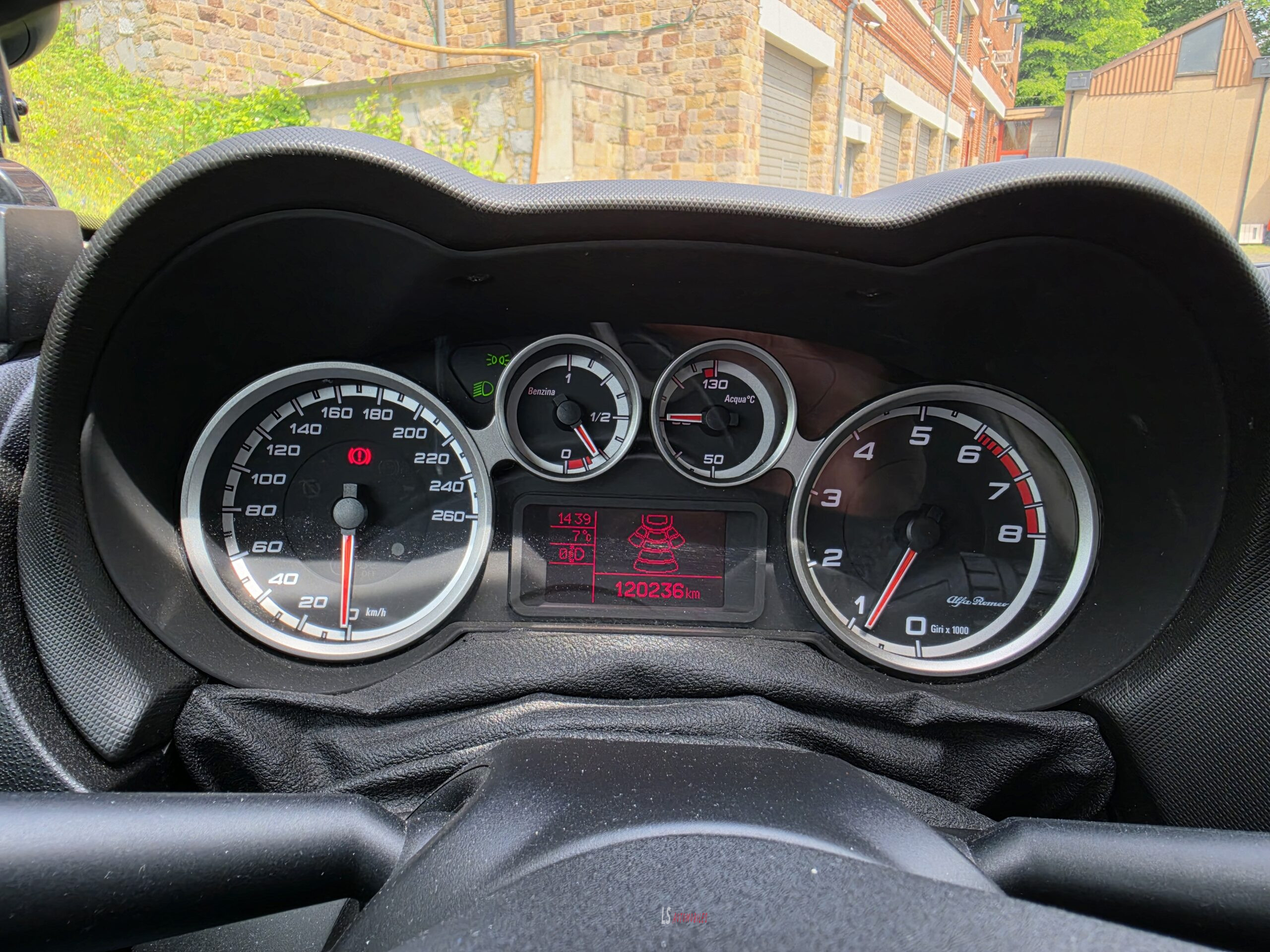 
								ALFA ROMEO MITO full									