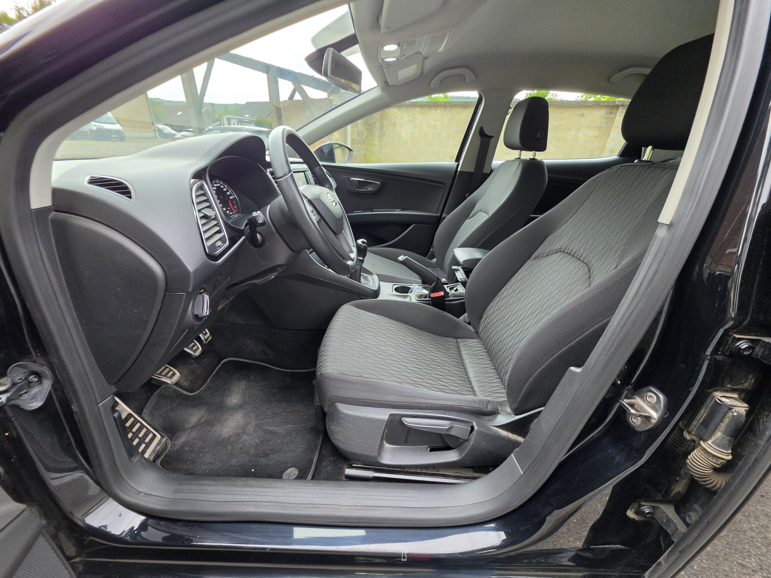 
								SEAT LEON full									