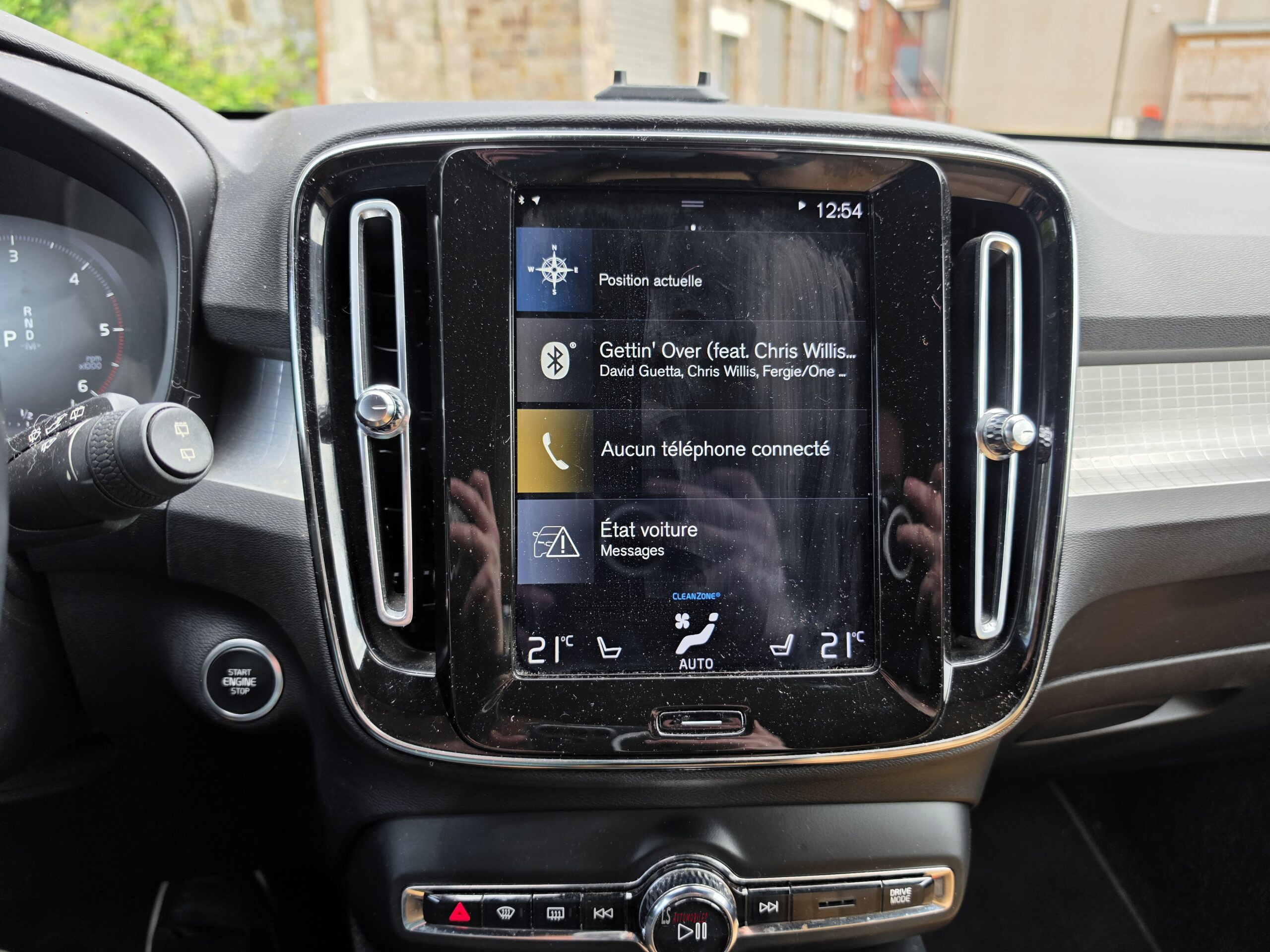 
								VOLVO XC40 D3 AWD full									