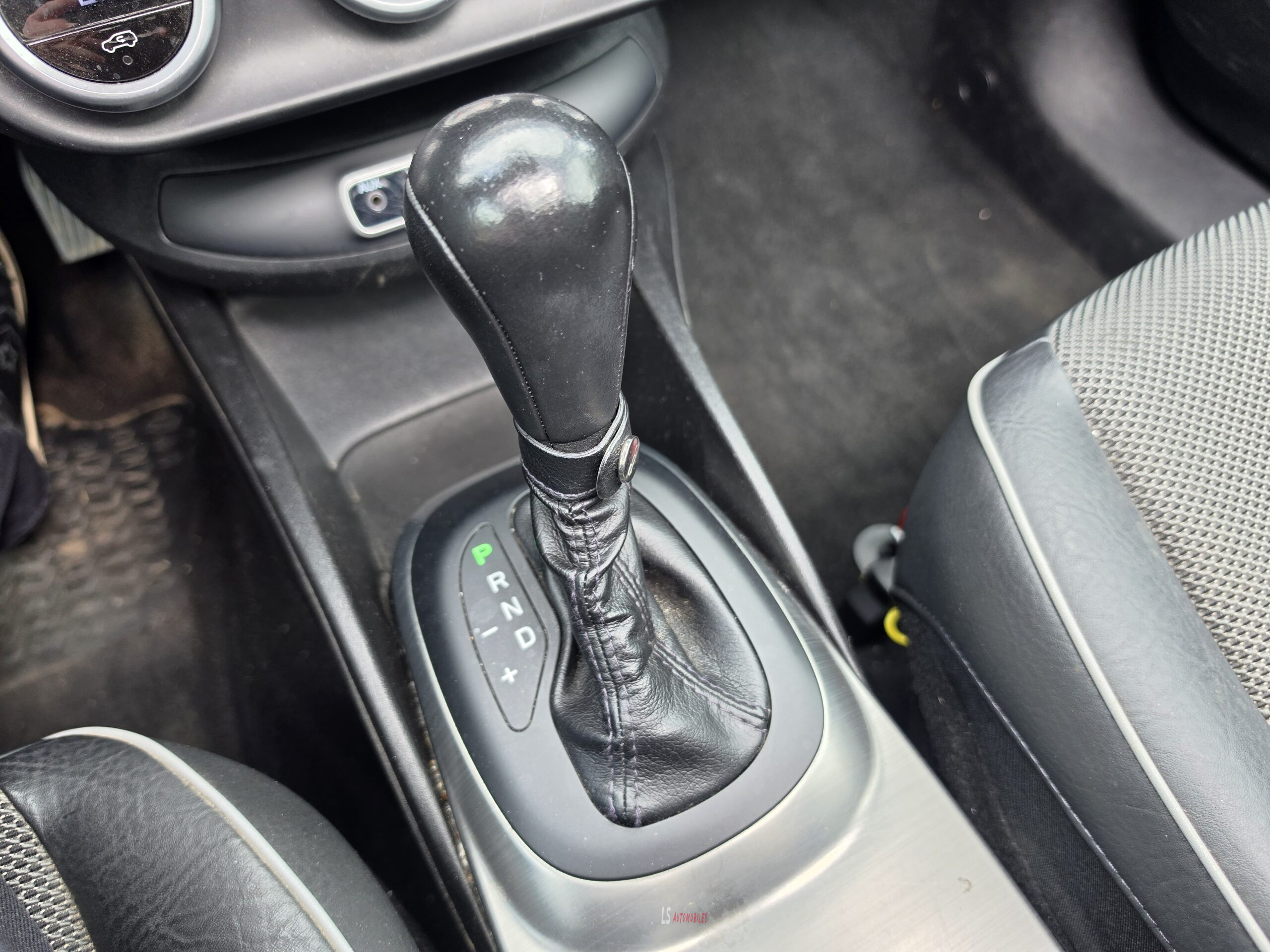 
								FIAT 500X CROSS 4×4 full									