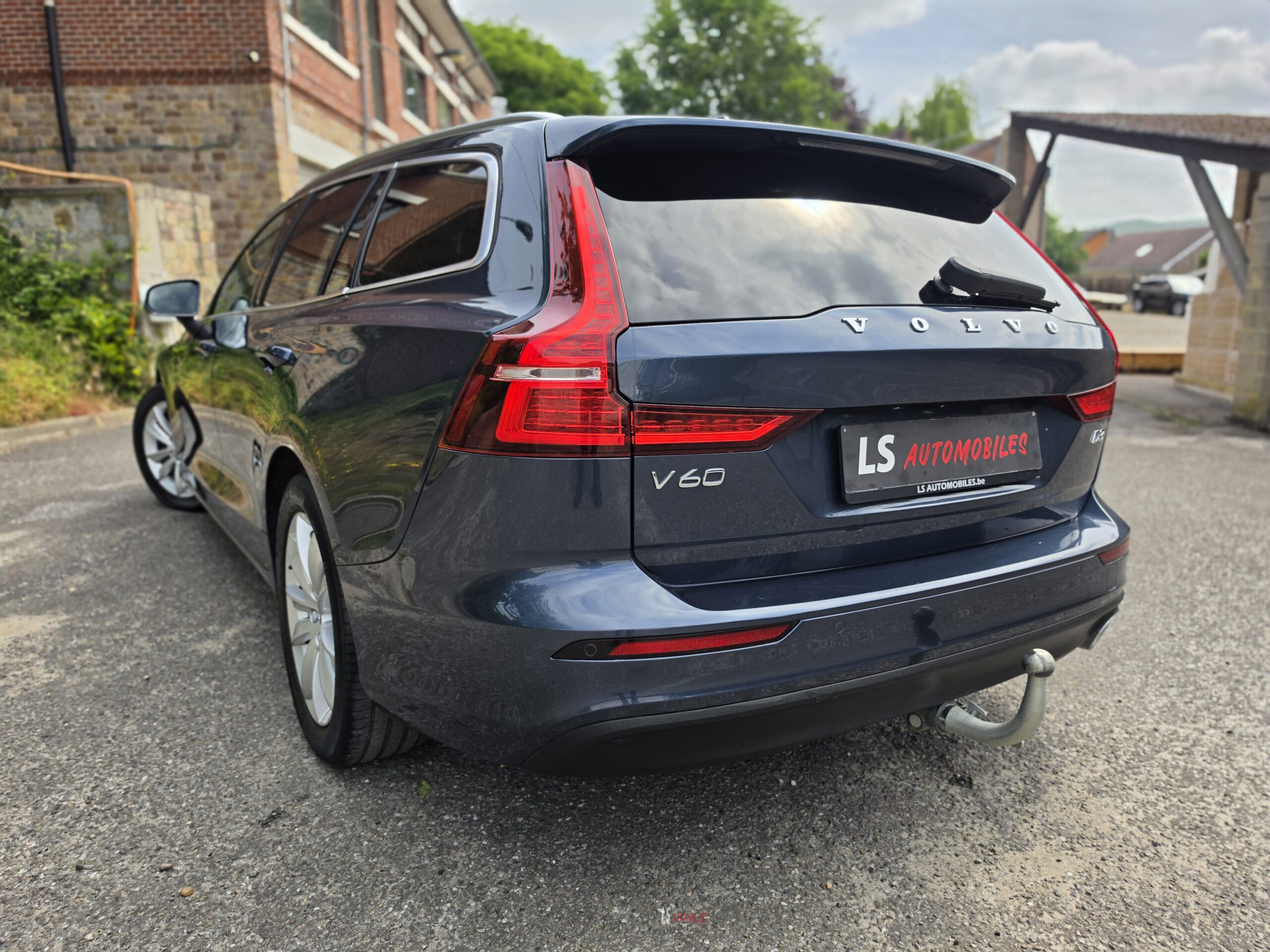 
								VOLVO V60 full									