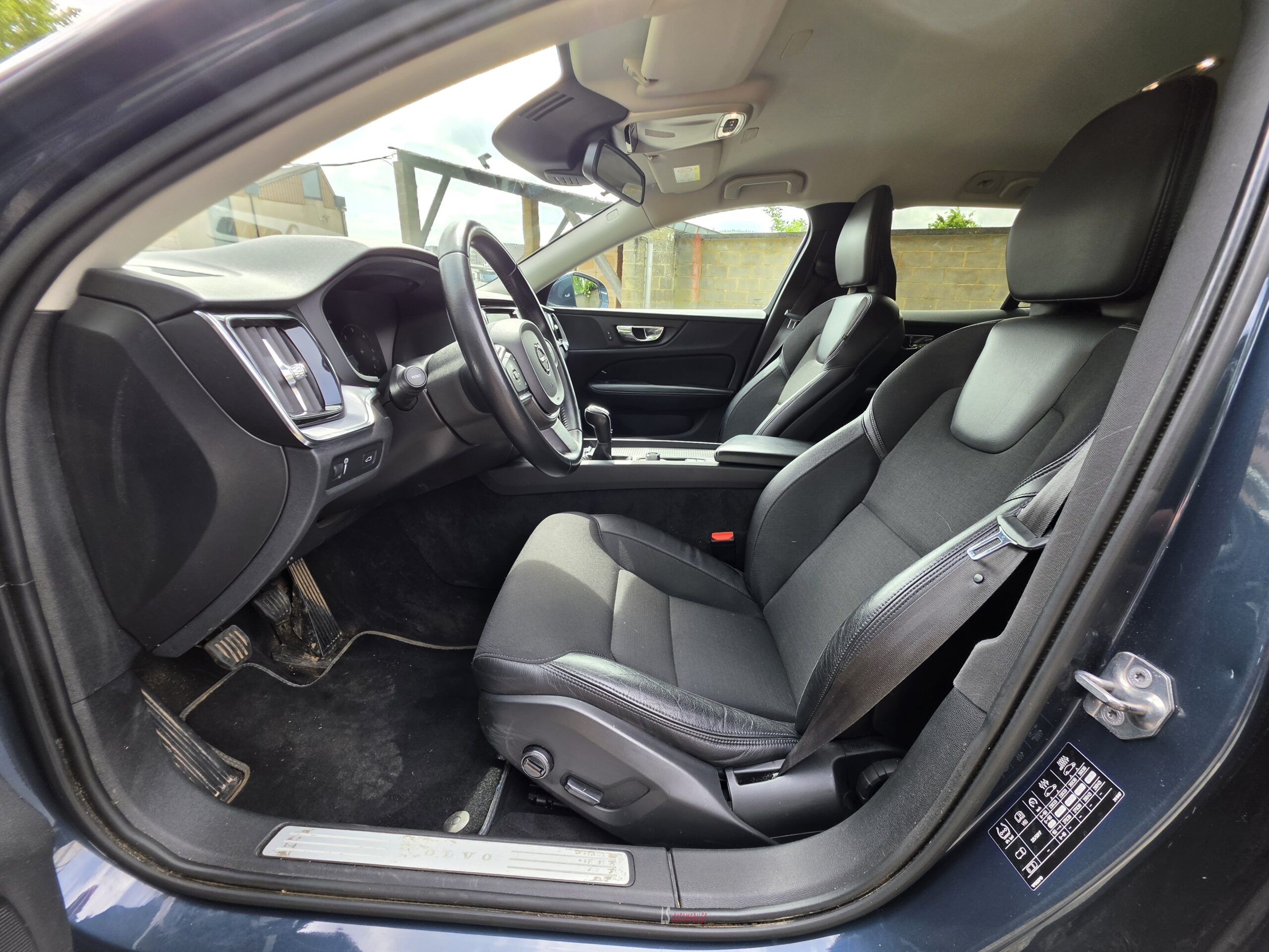 
								VOLVO V60 full									