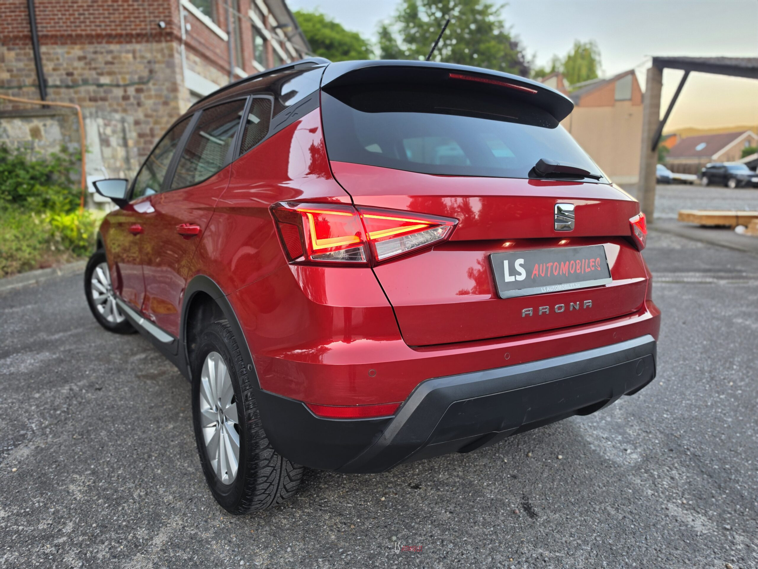 
								SEAT ARONA full									