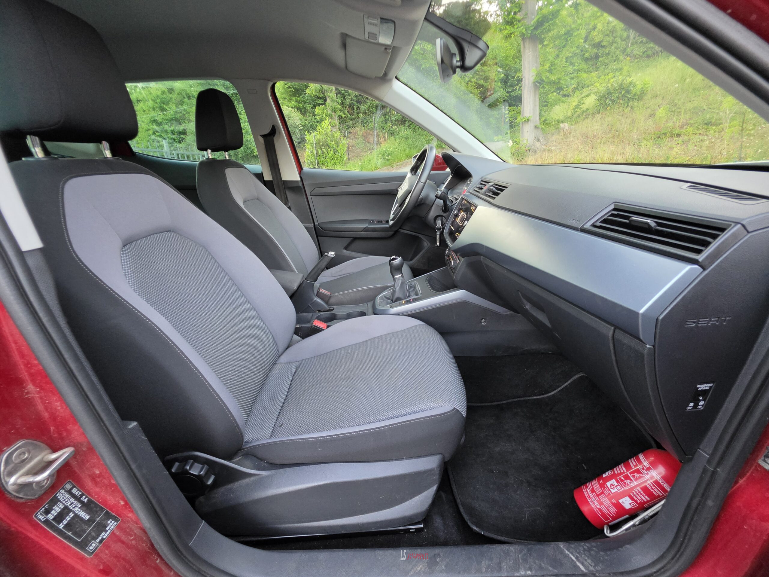 
								SEAT ARONA full									