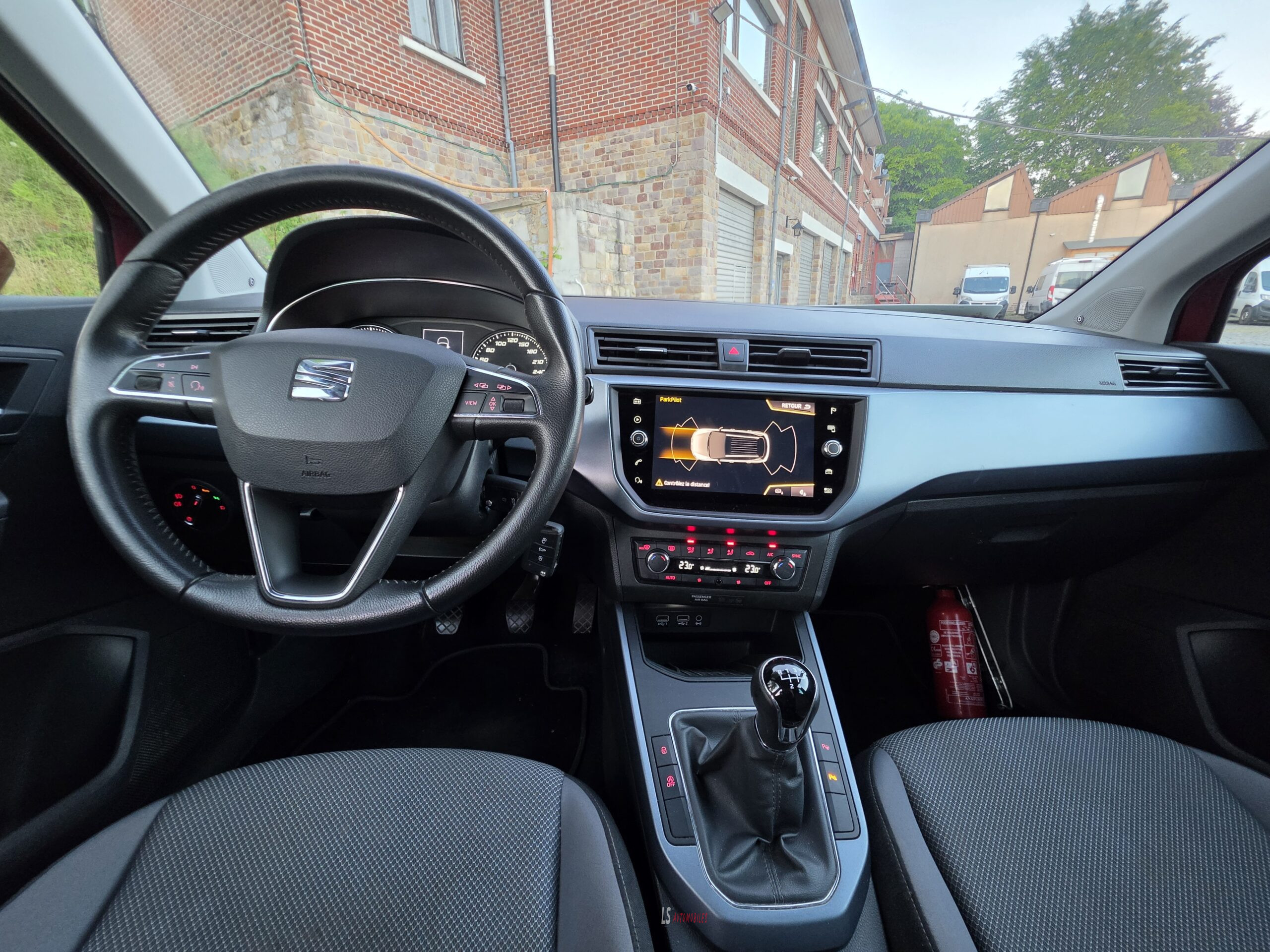 
								SEAT ARONA full									