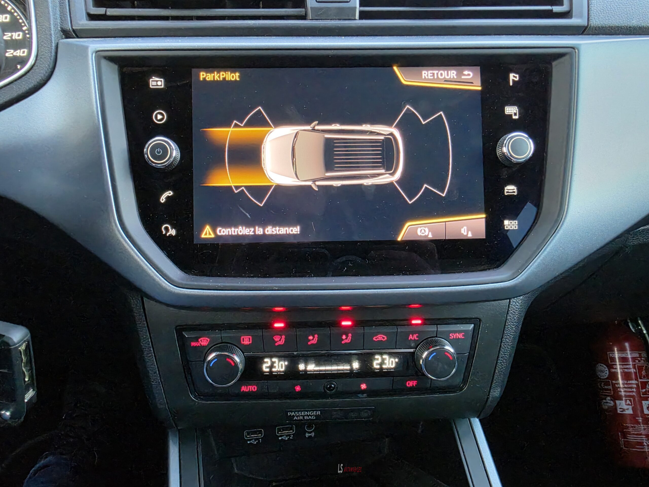 
								SEAT ARONA full									