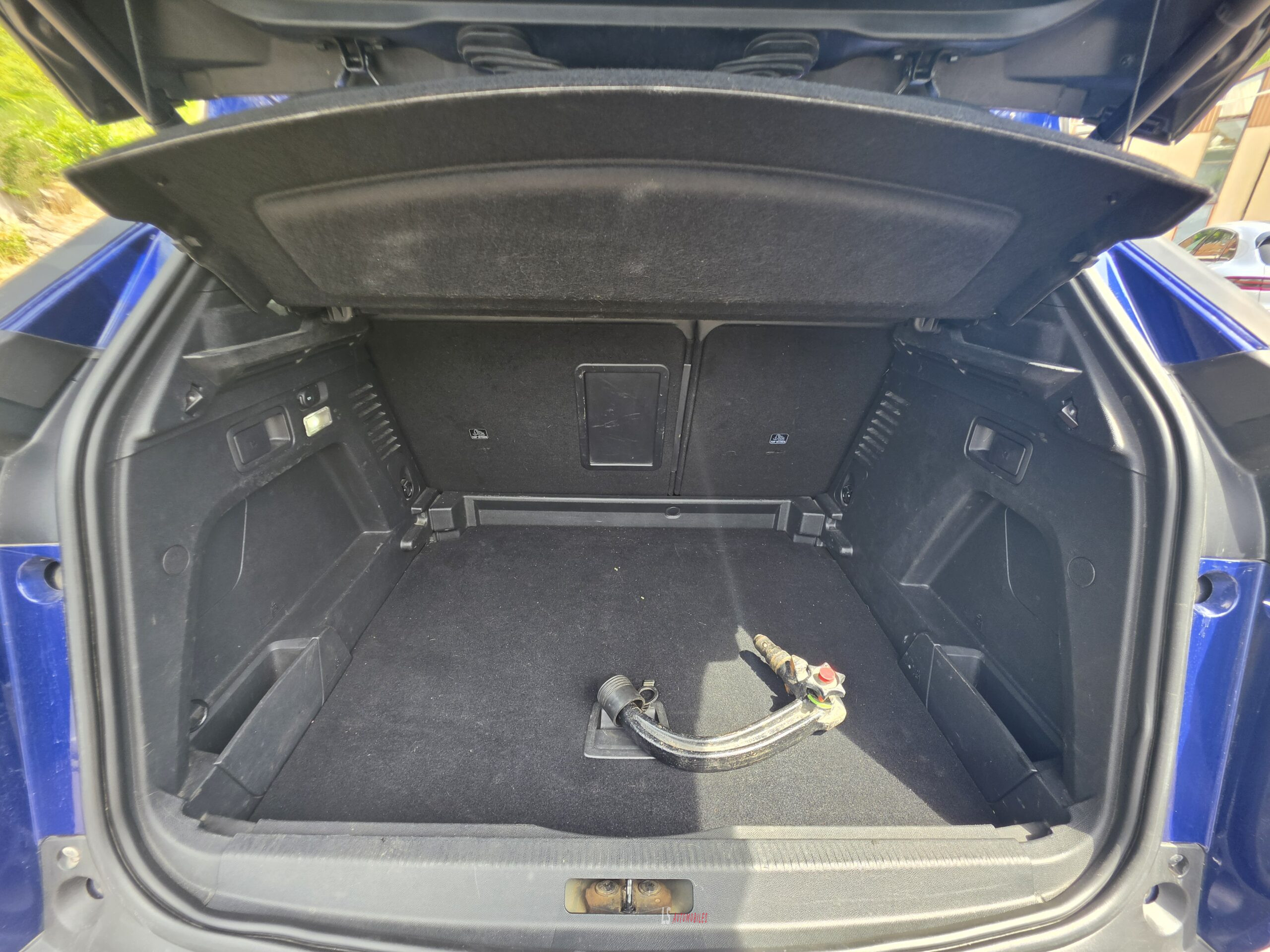 
								PEUGEOT 3008 GT-LINE full									