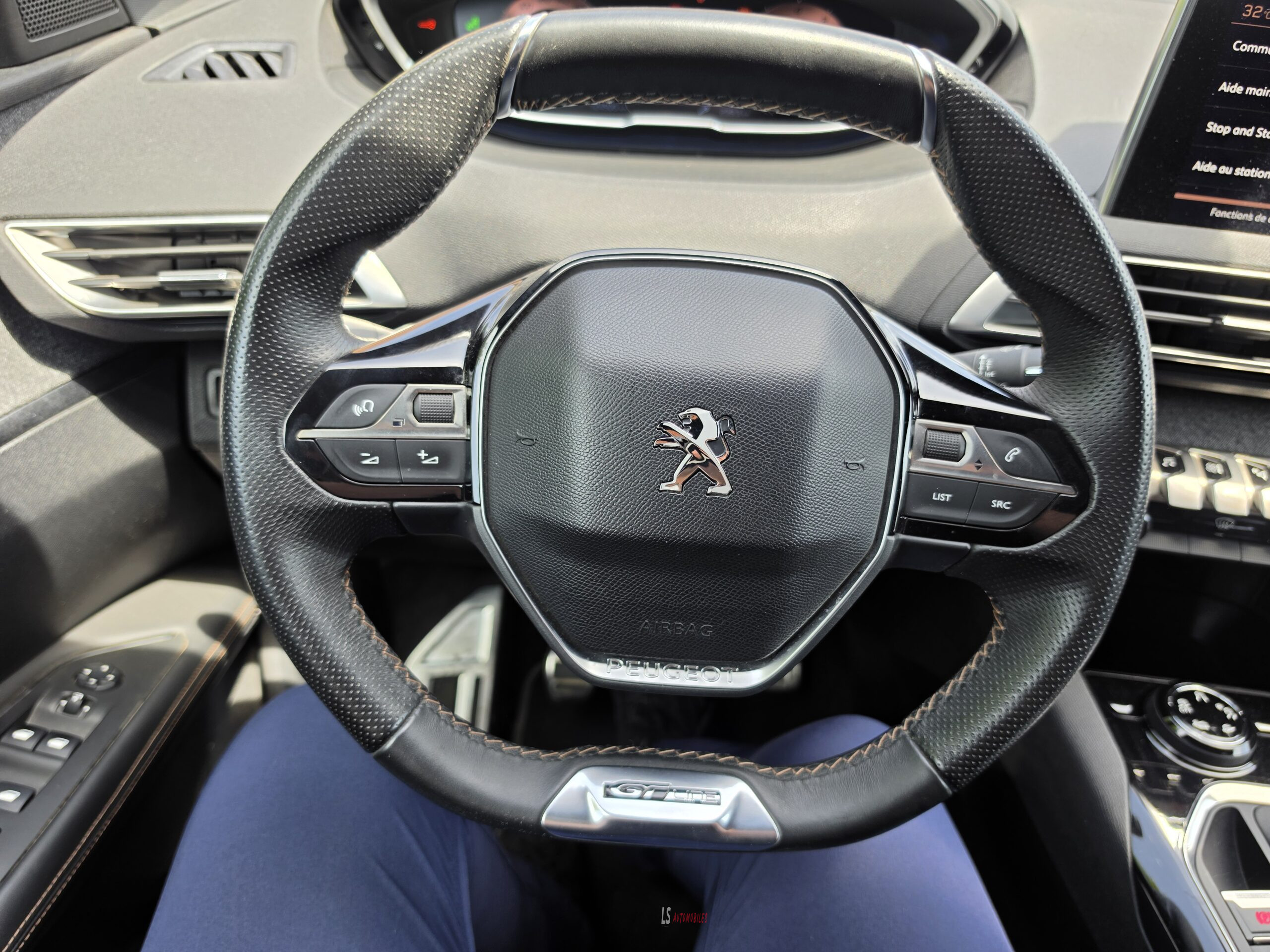 
								PEUGEOT 3008 GT-LINE full									