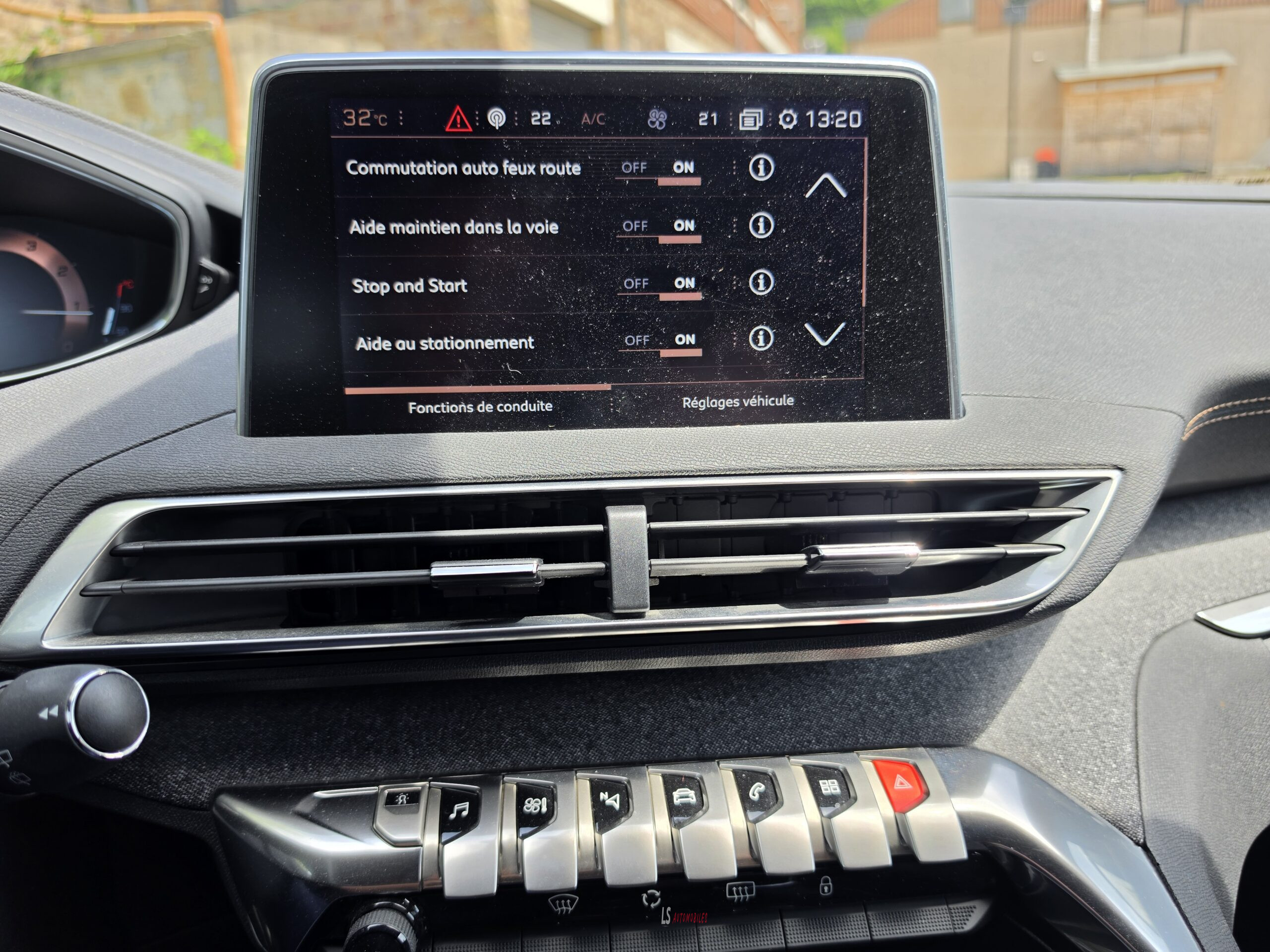 
								PEUGEOT 3008 GT-LINE full									