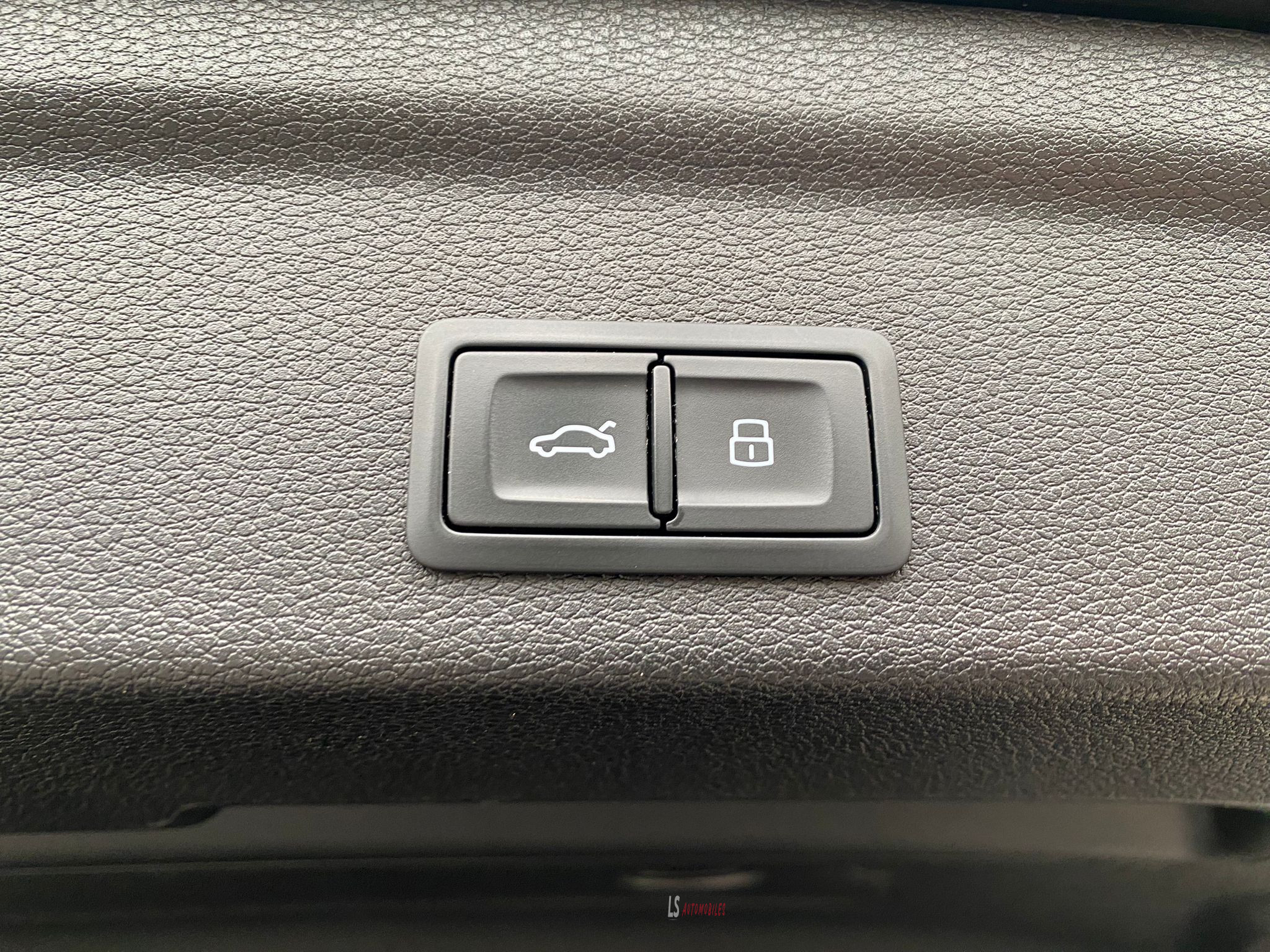 
								AUDI Q3 SPORTBACK S-LINE full									