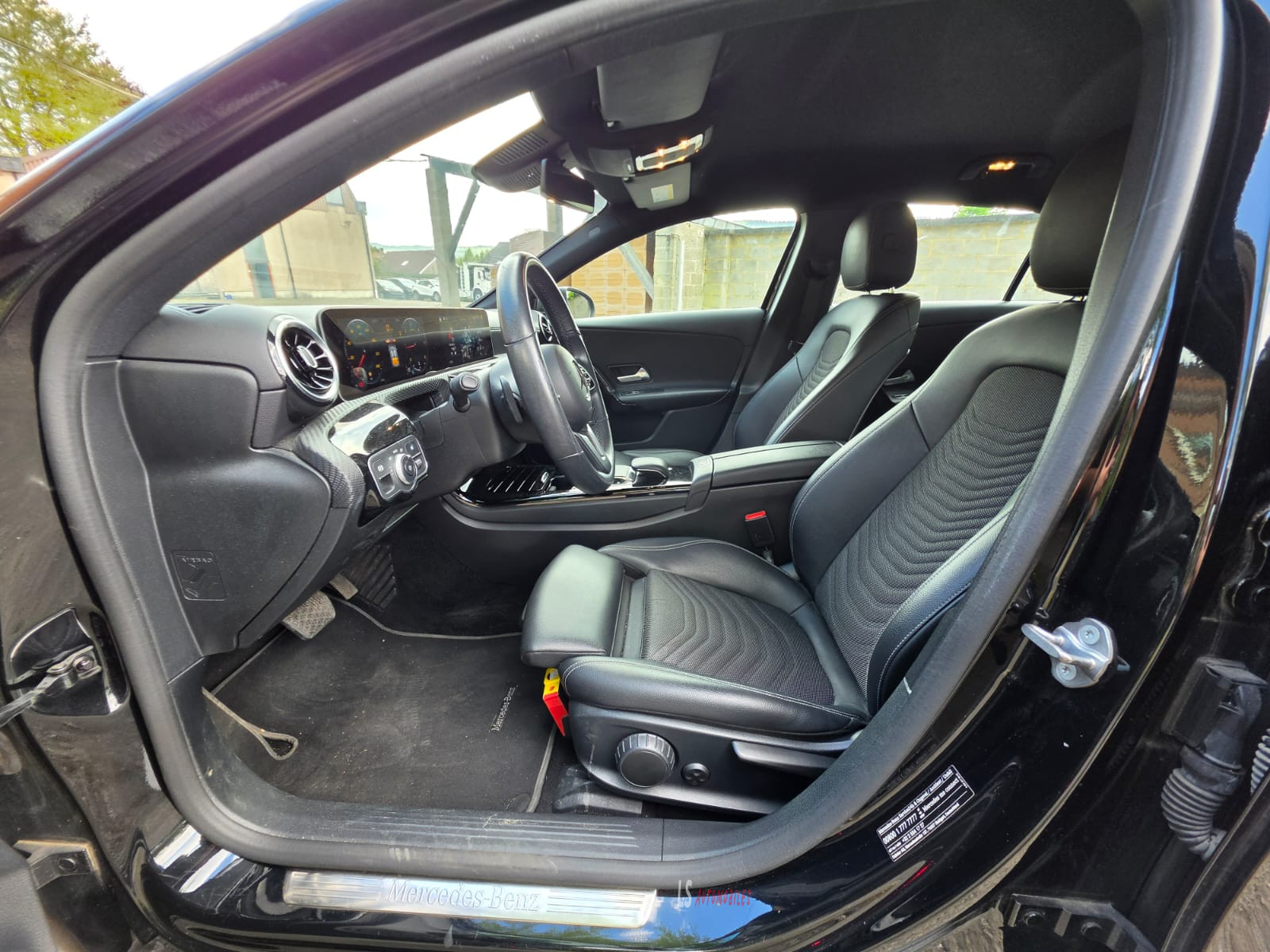 
								MERCEDE A180d BOITE AUTO full									
