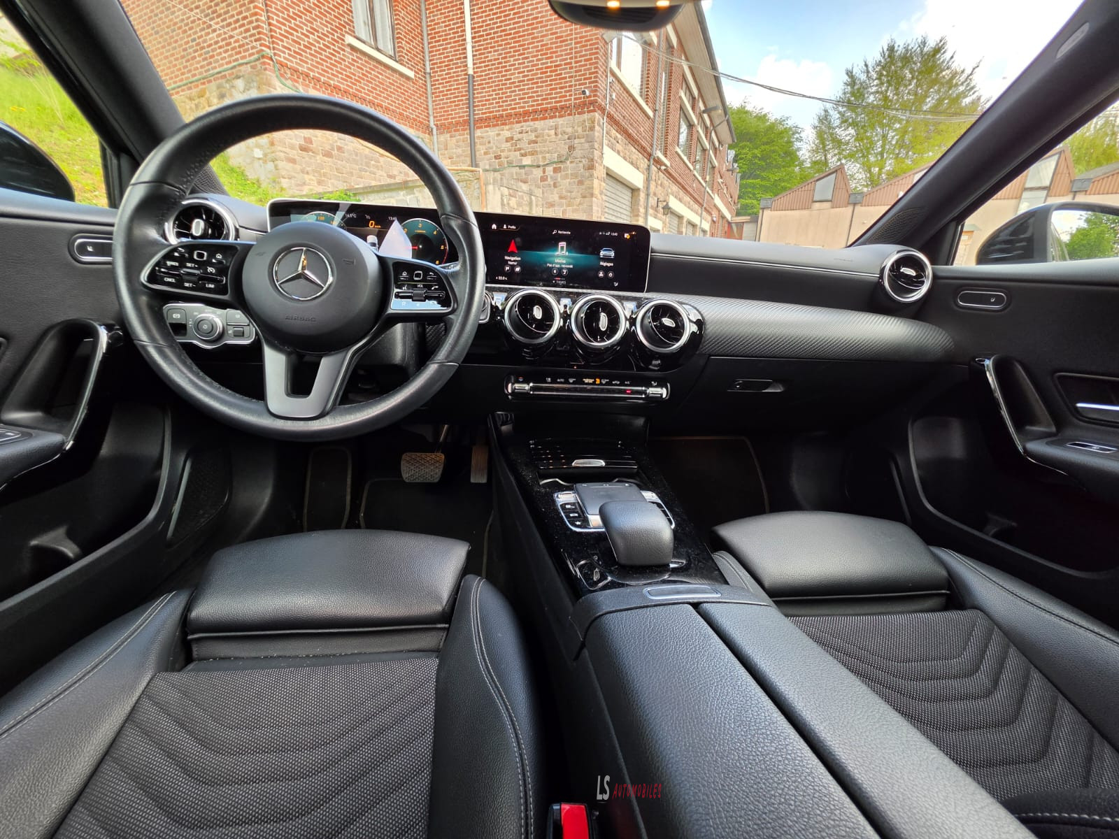 
								MERCEDE A180d BOITE AUTO full									