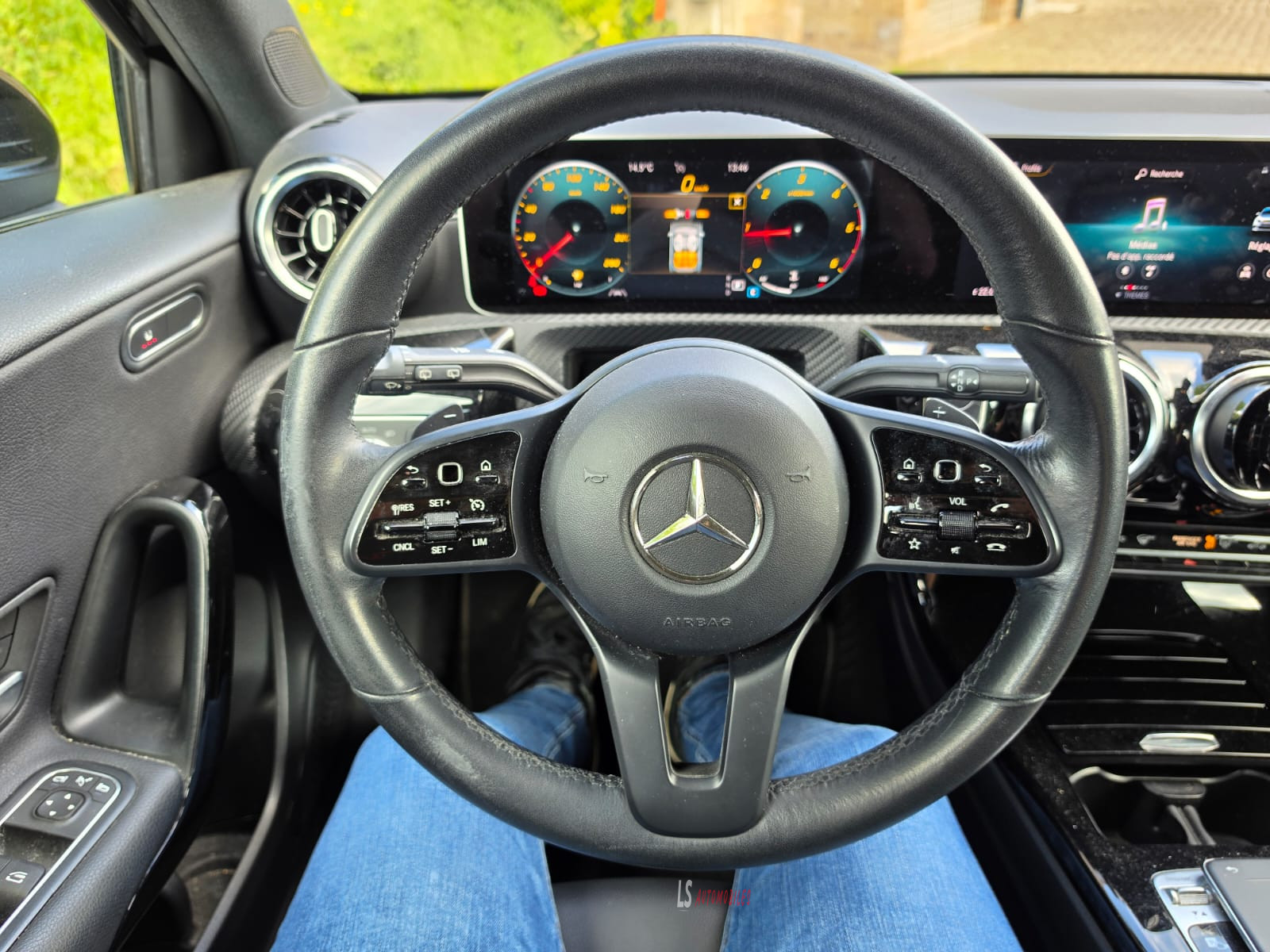
								MERCEDE A180d BOITE AUTO full									