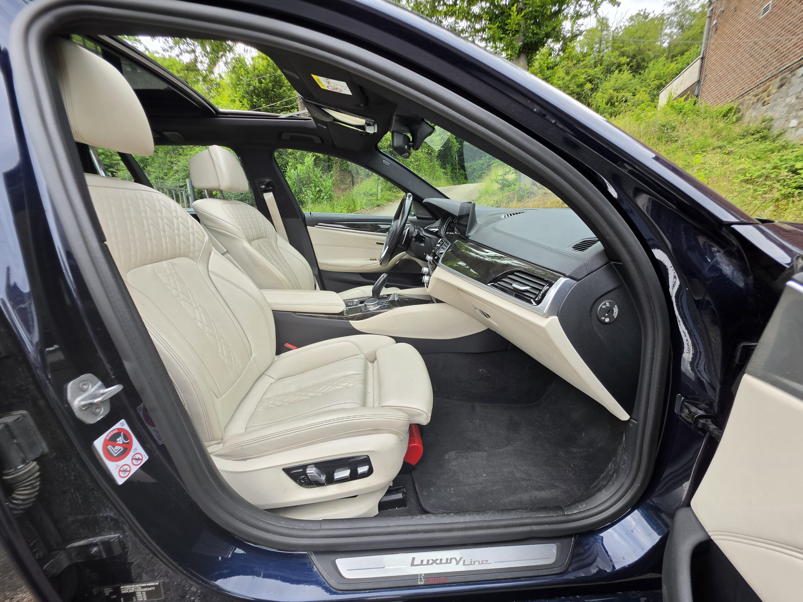 
								BMW 520D*LUXURY LINE* full									