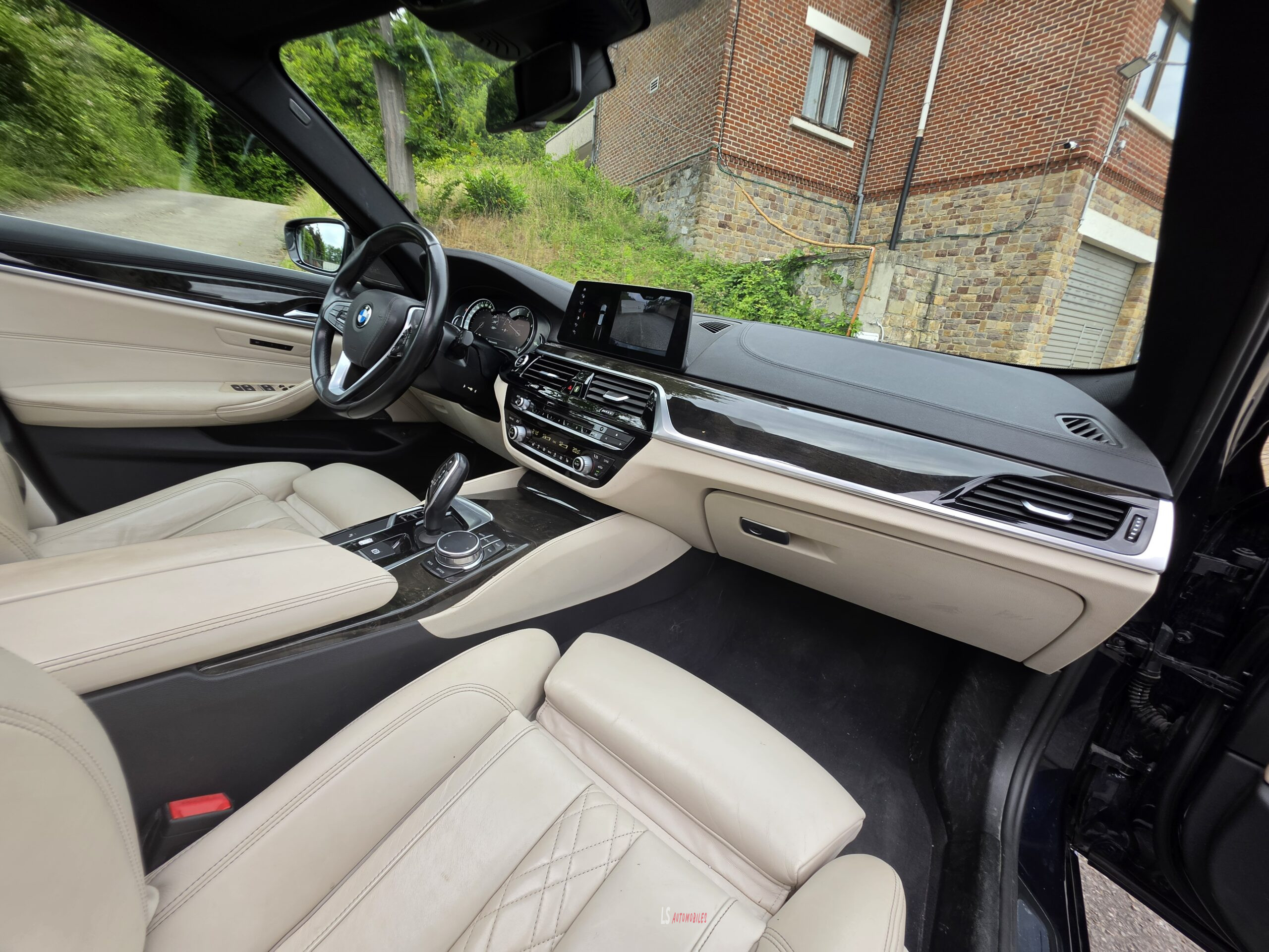 
								BMW 520D*LUXURY LINE* full									
