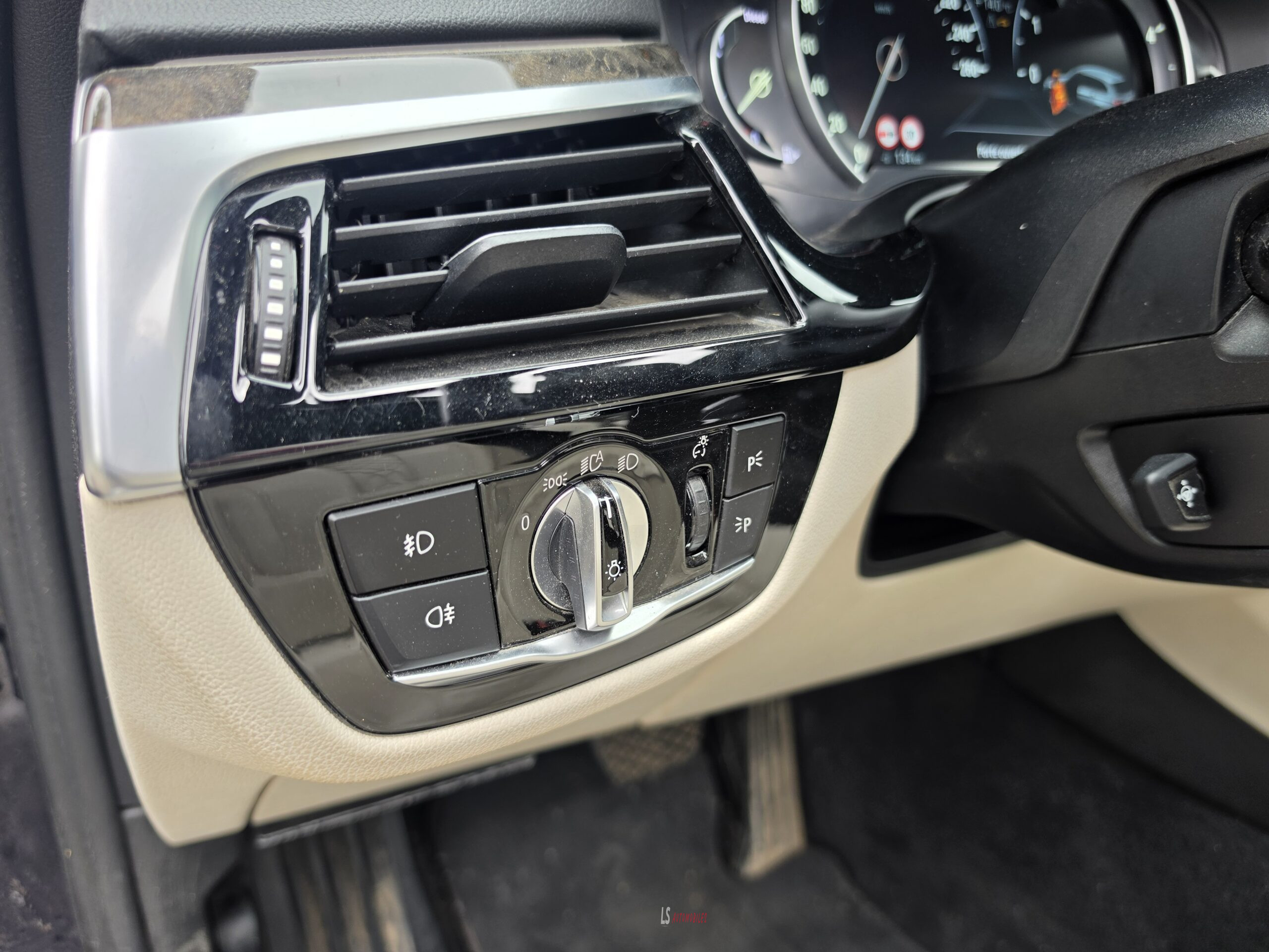 
								BMW 520D*LUXURY LINE* full									