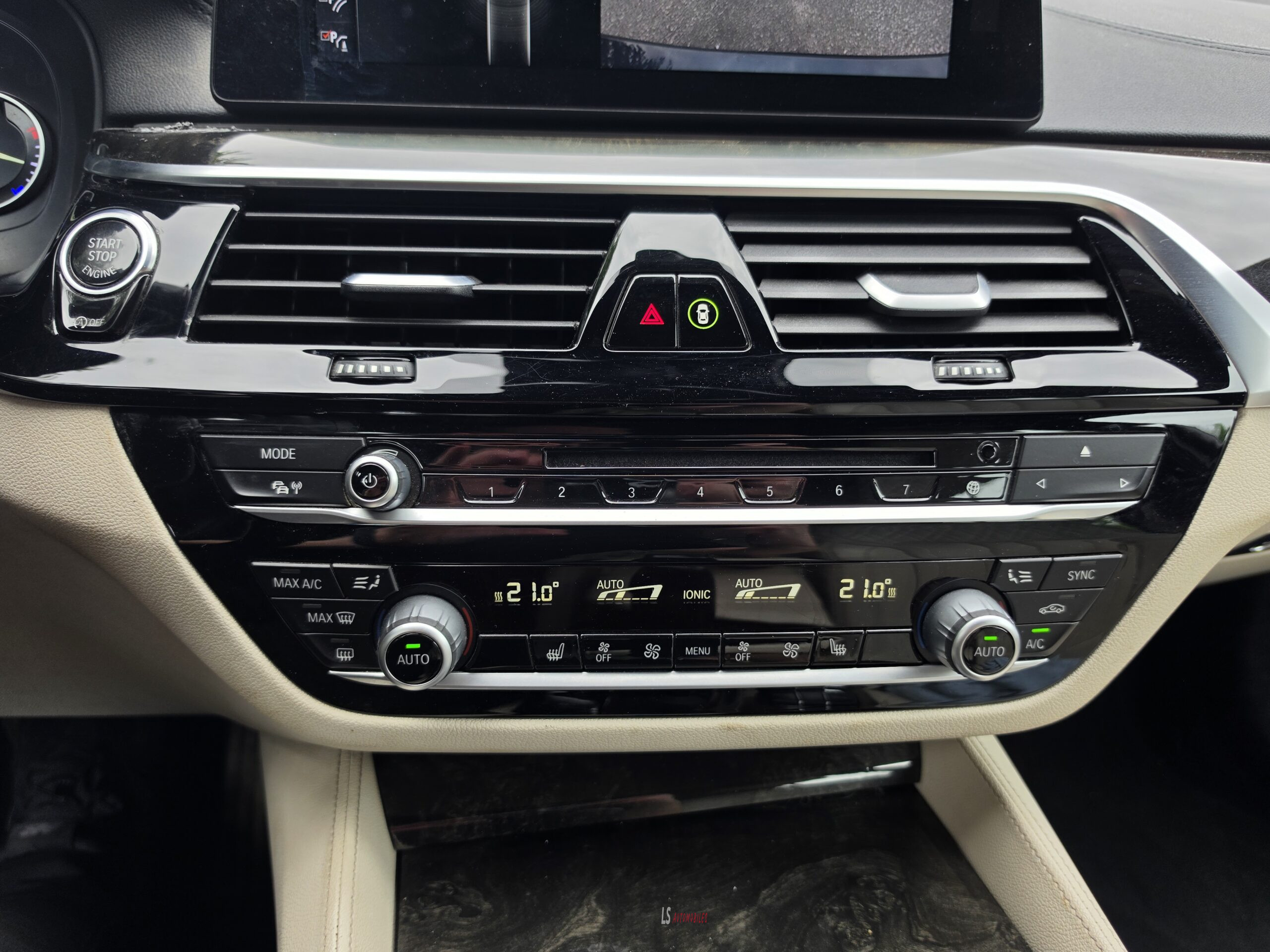 
								BMW 520D*LUXURY LINE* full									