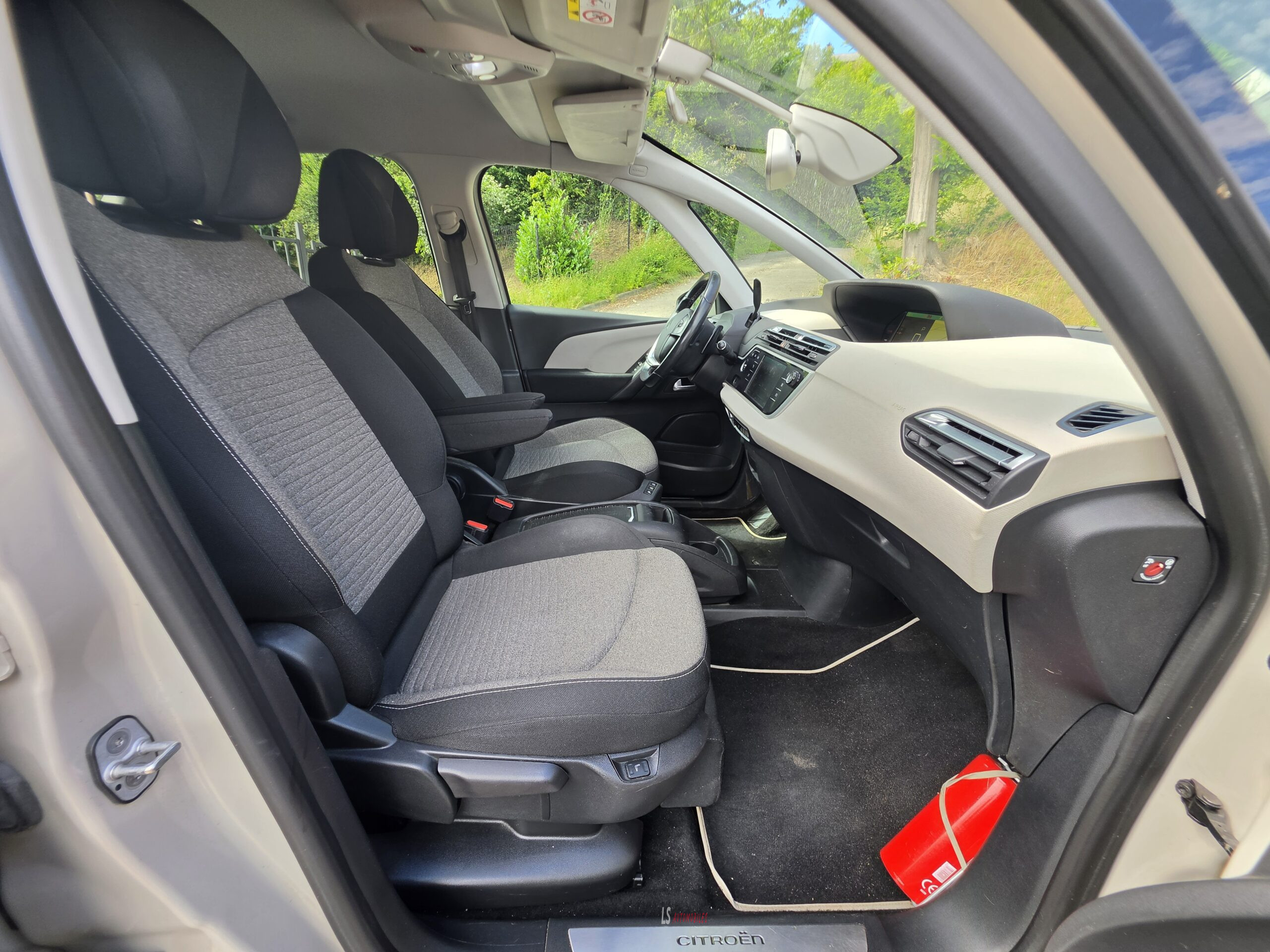 
								CITROEN C4 PICASSO*Boîte Automatique* full									