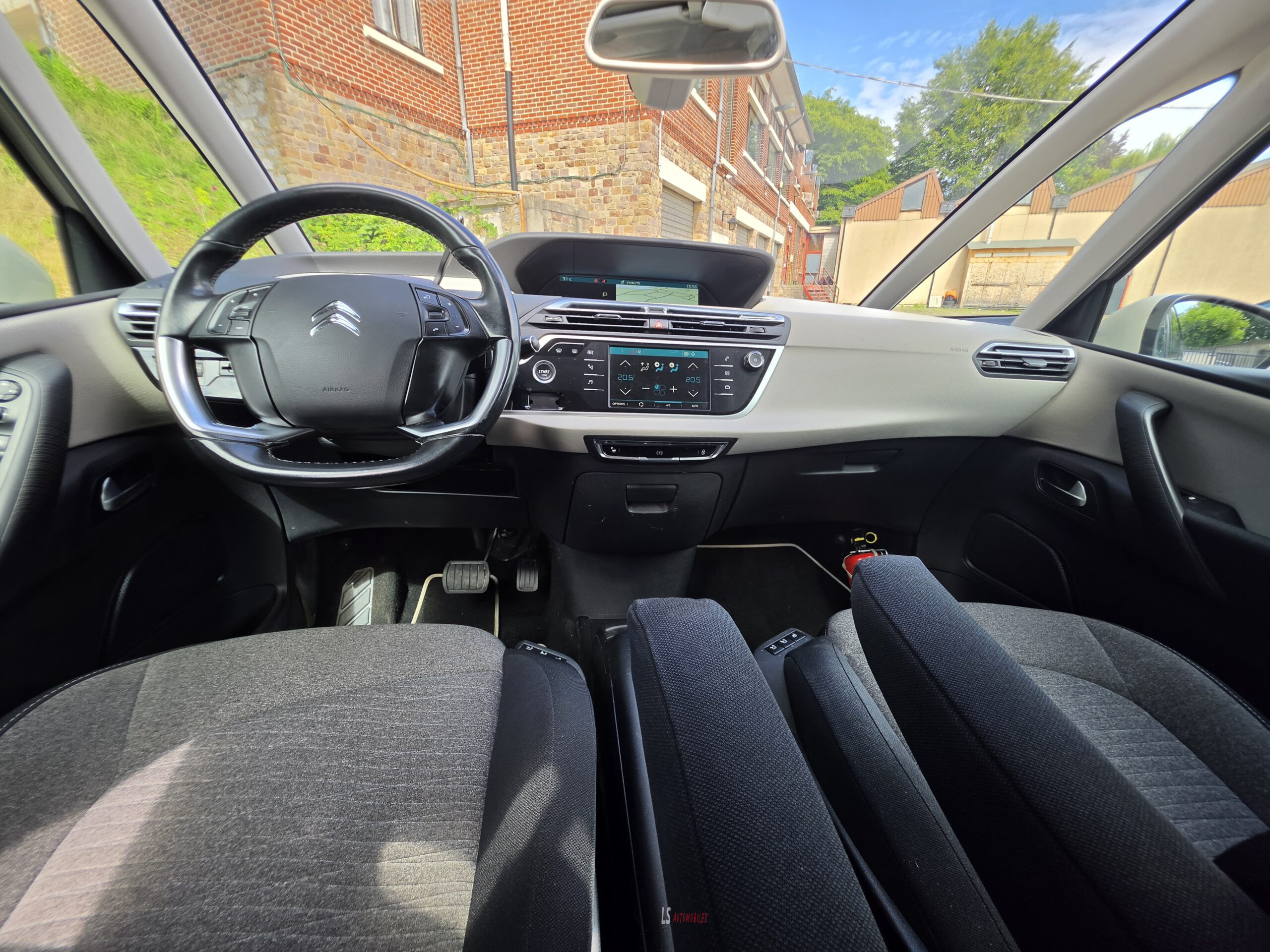 
								CITROEN C4 PICASSO*Boîte Automatique* full									