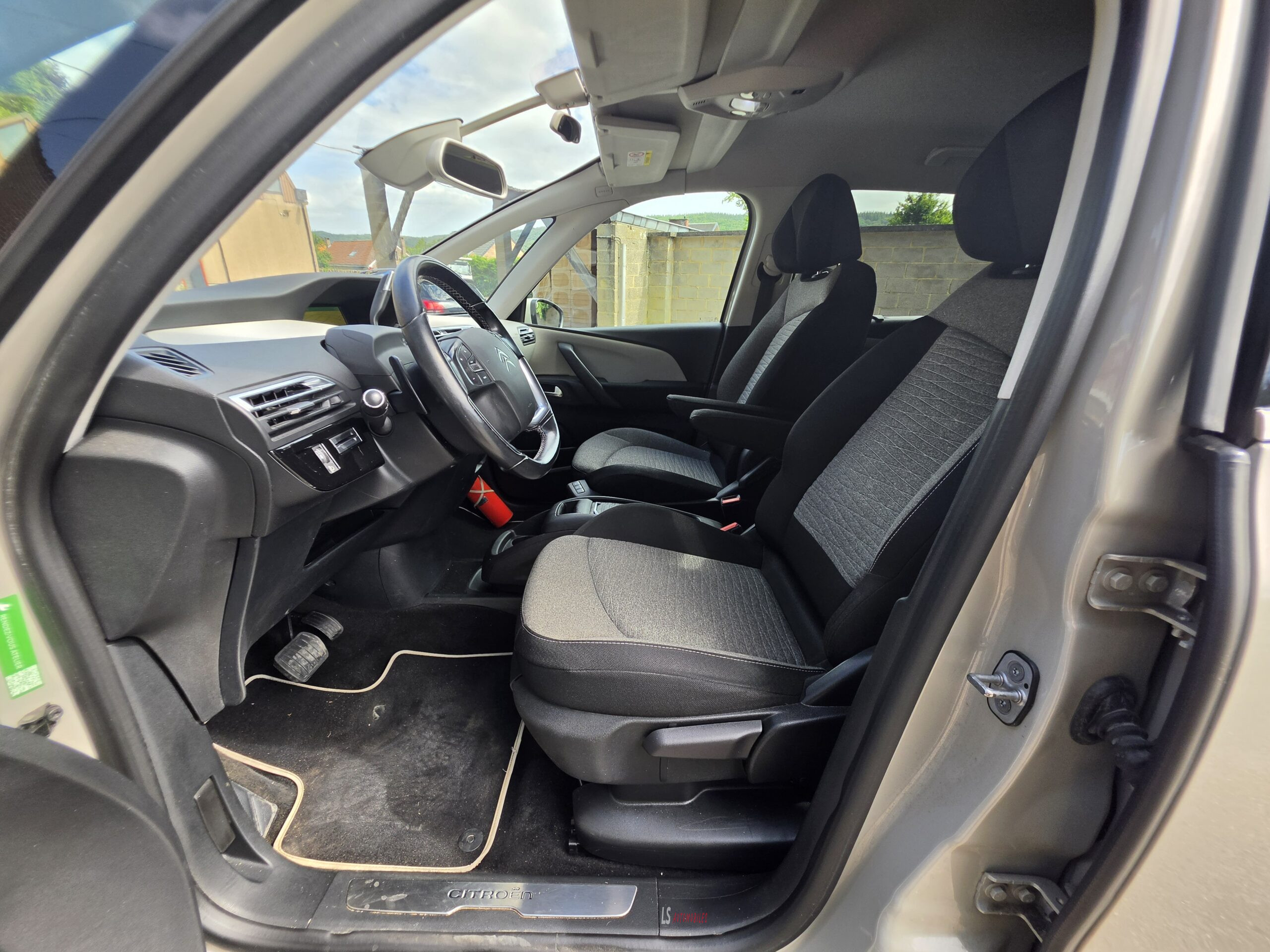 
								CITROEN C4 PICASSO*Boîte Automatique* full									