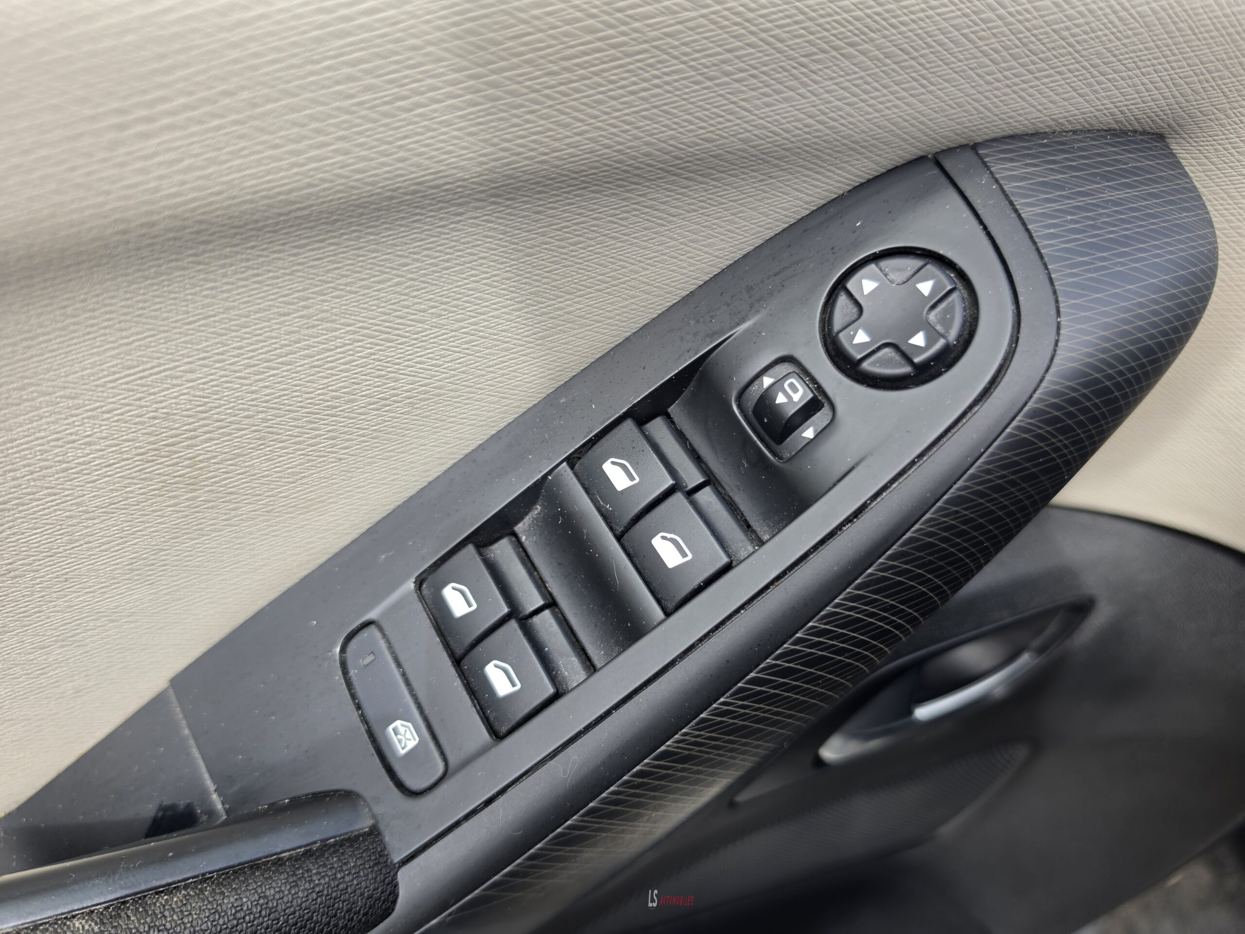 
								CITROEN C4 PICASSO*Boîte Automatique* full									