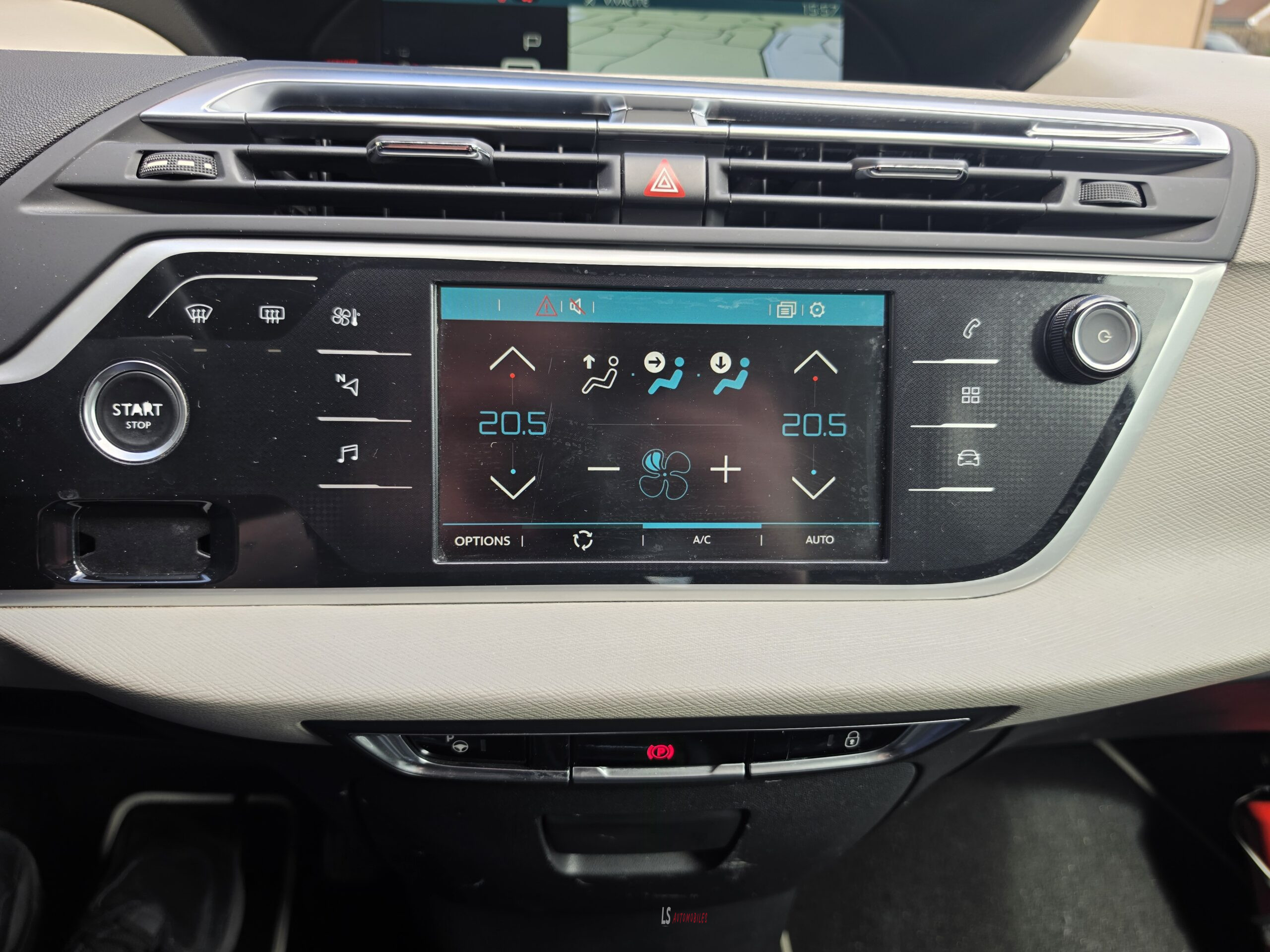 
								CITROEN C4 PICASSO*Boîte Automatique* full									