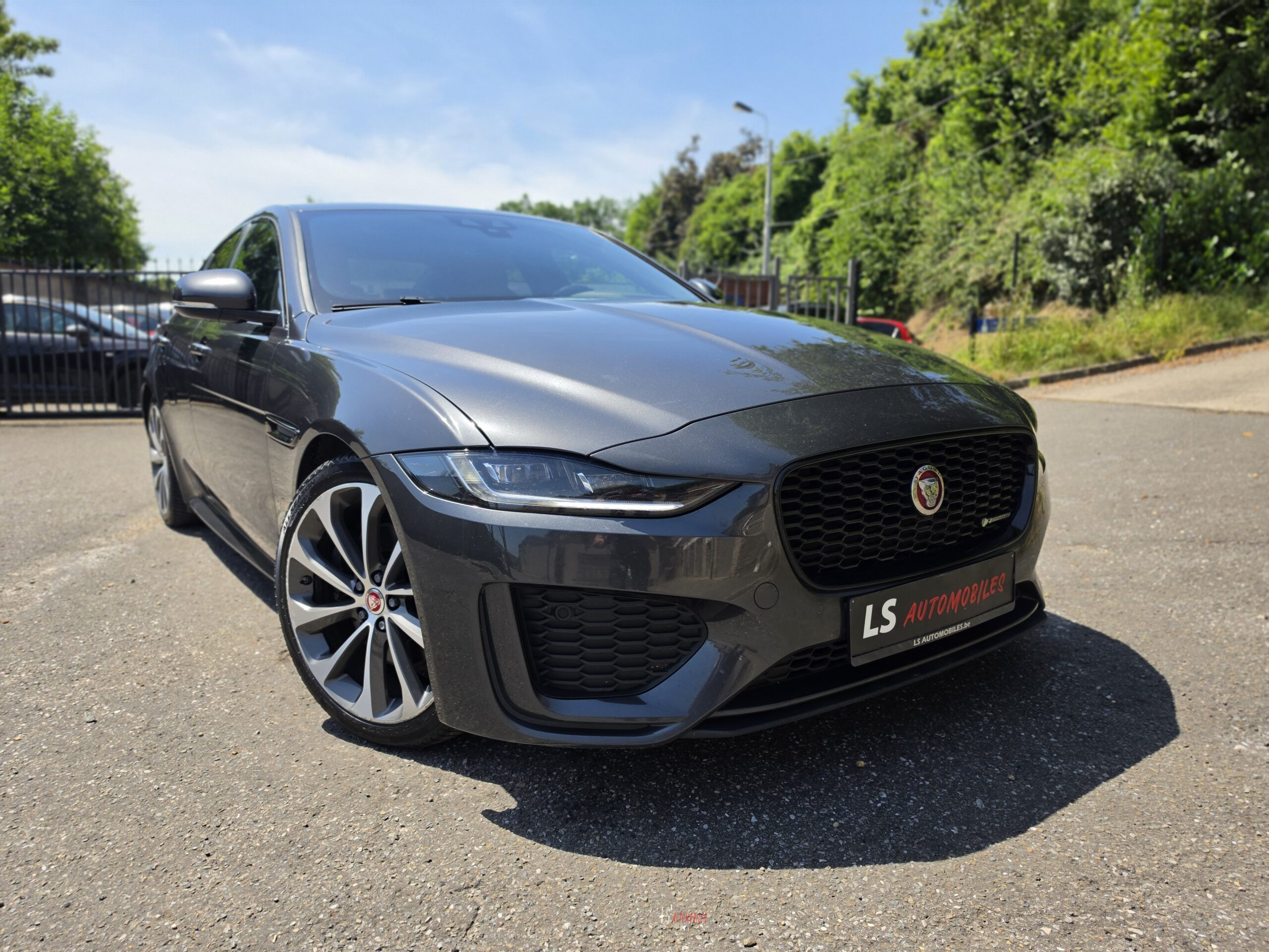 JAGUAR XE *R-dynamic*Facelift