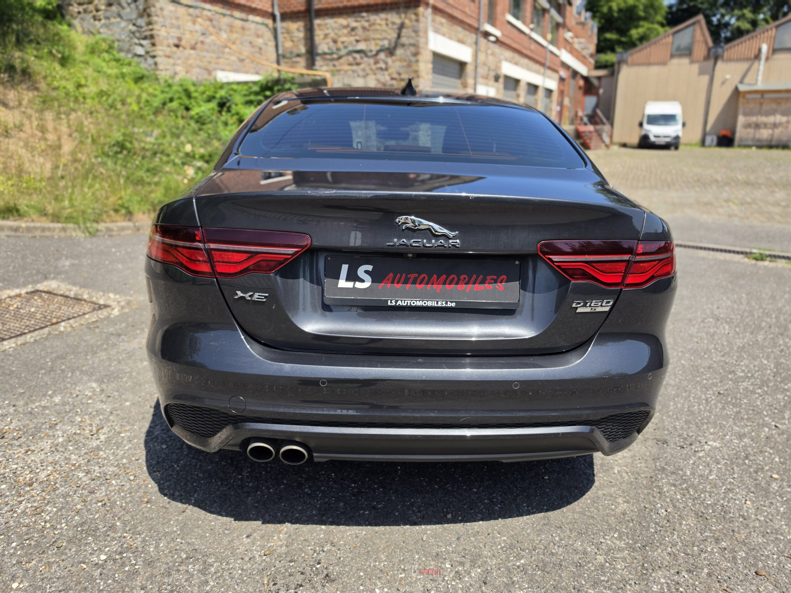 
								JAGUAR XE *R-dynamic*Facelift full									