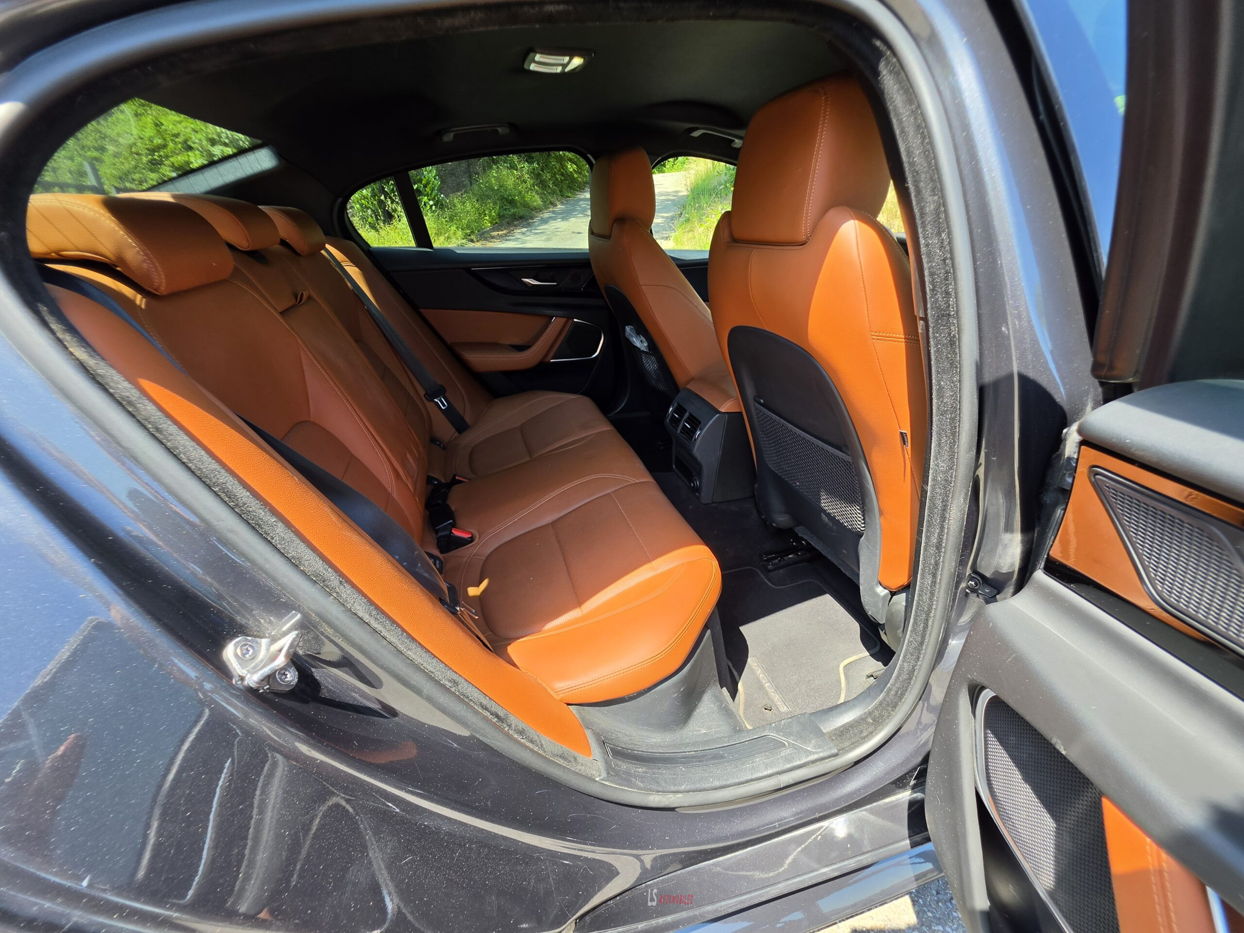 
								JAGUAR XE *R-dynamic*Facelift full									