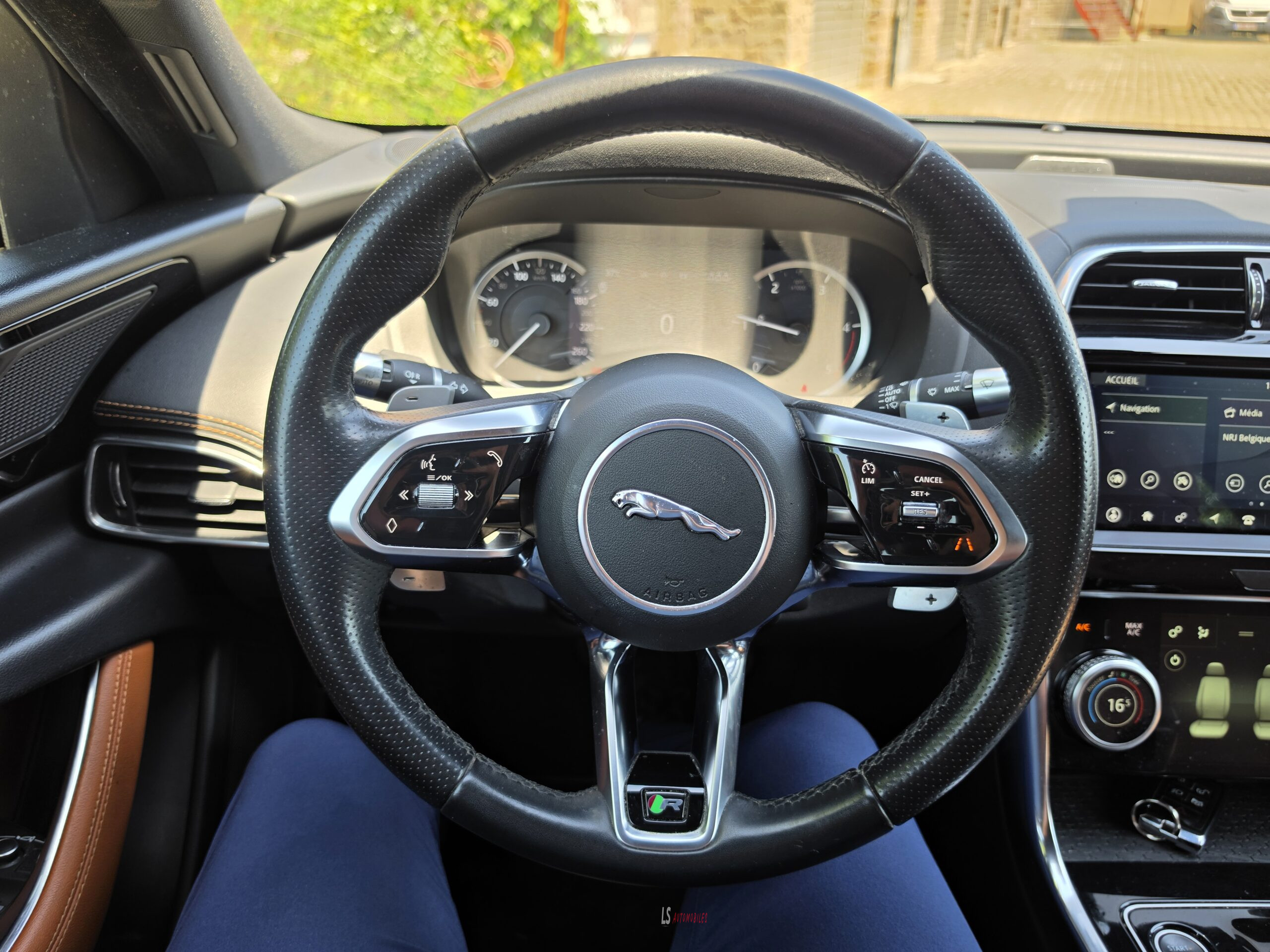 
								JAGUAR XE *R-dynamic*Facelift full									
