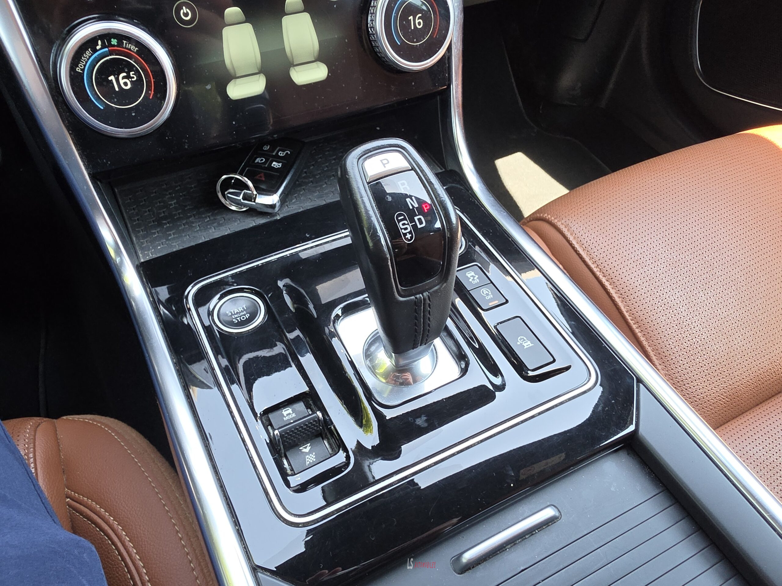 
								JAGUAR XE *R-dynamic*Facelift full									