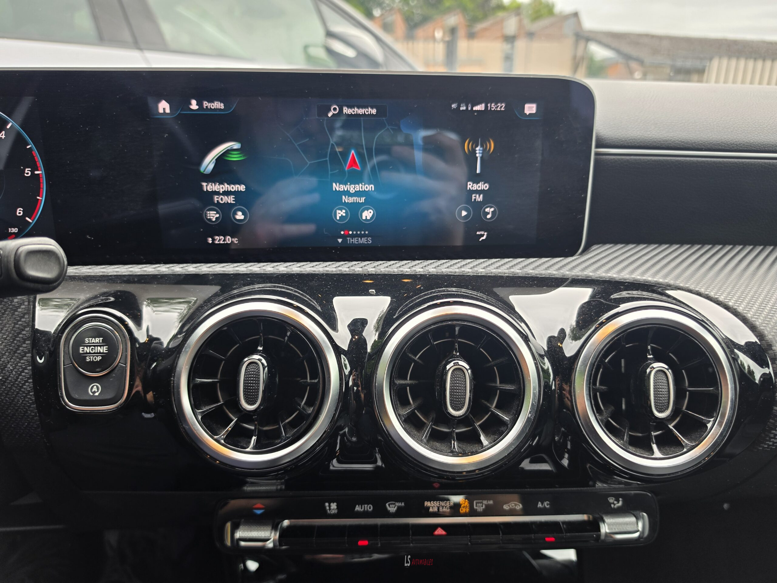 
								MERCEDES A180d AUTOMATIQUE full									