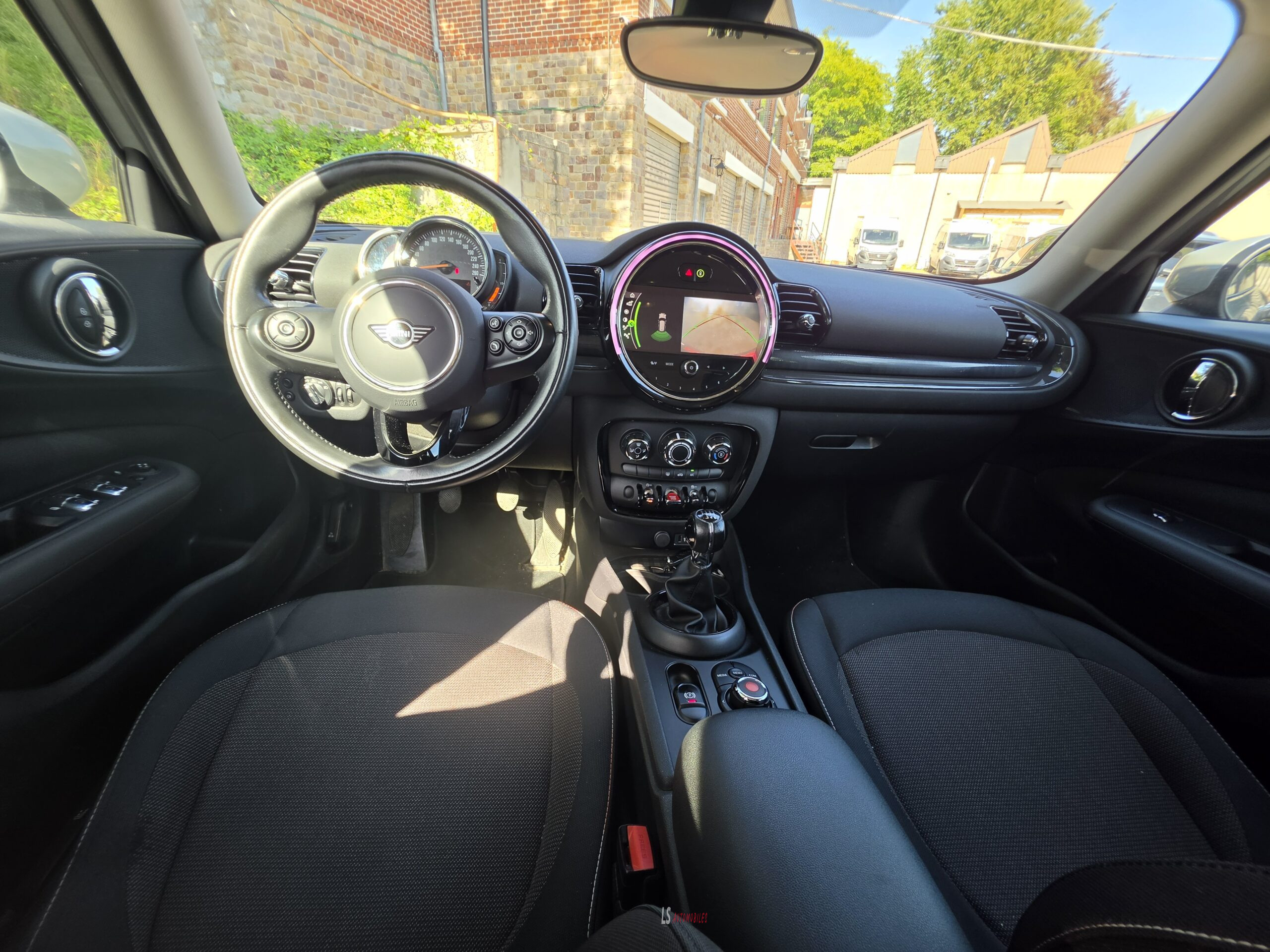 
								MINI CLUBMAN 1.5D full									