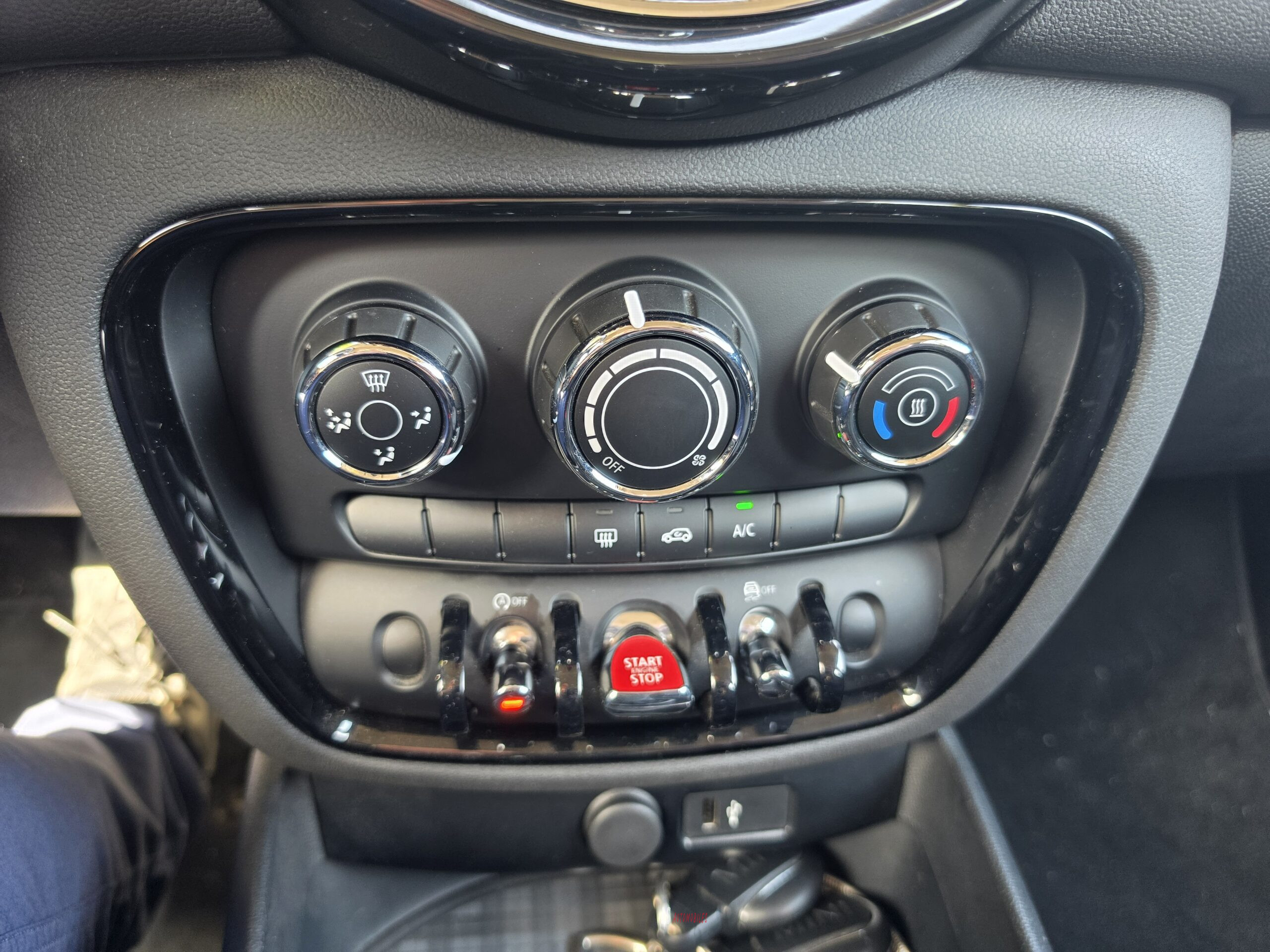 
								MINI CLUBMAN 1.5D full									