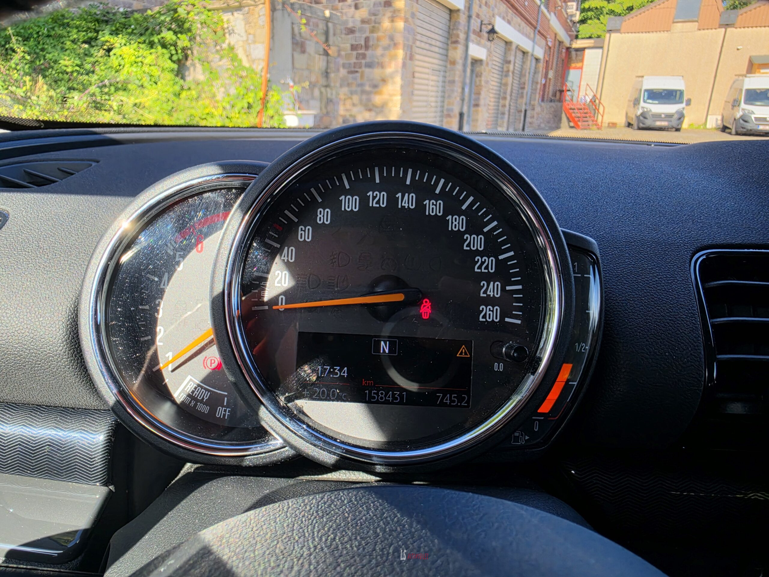 
								MINI CLUBMAN 1.5D full									