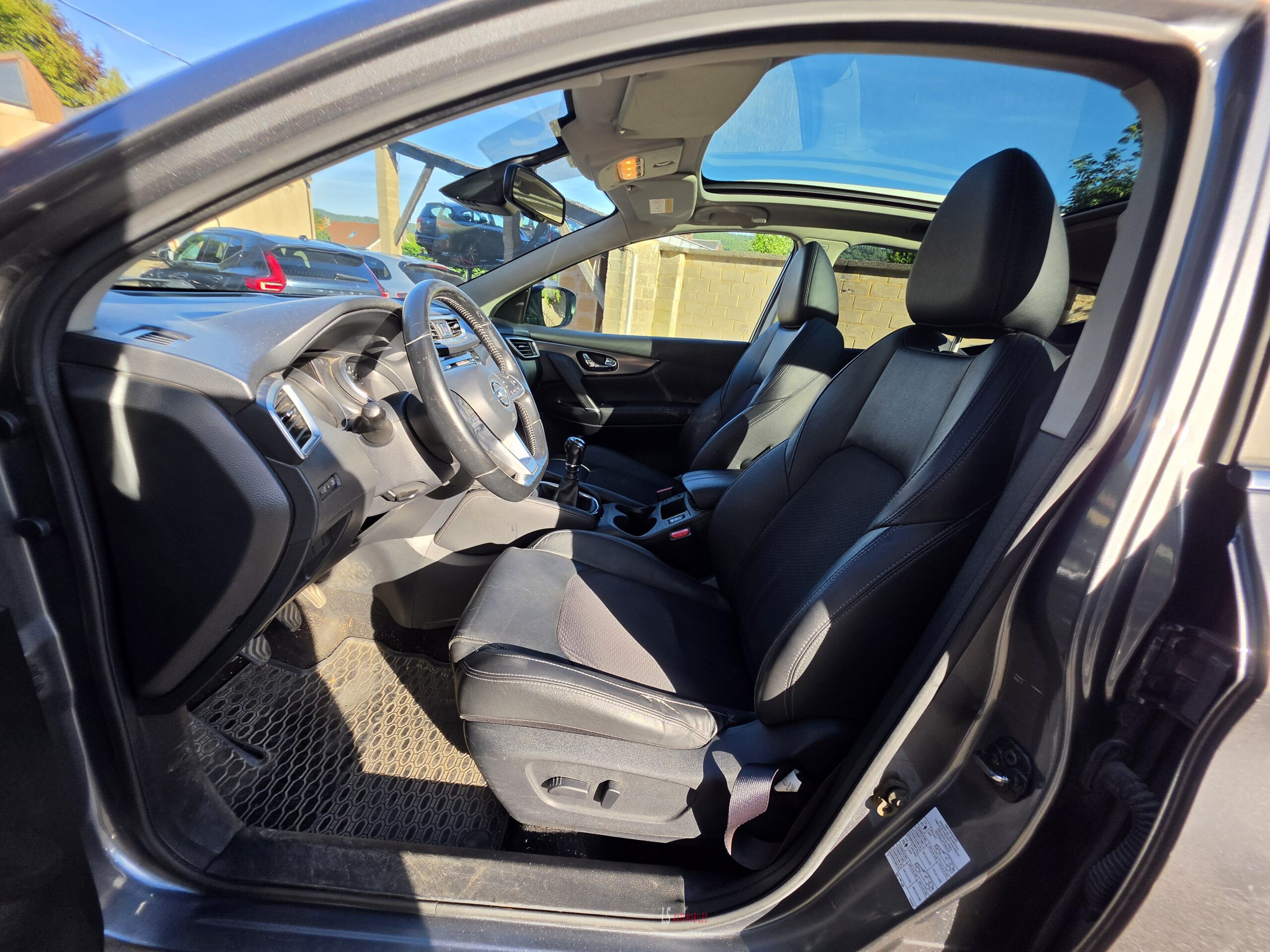 
								NISSAN QASHQAI full									