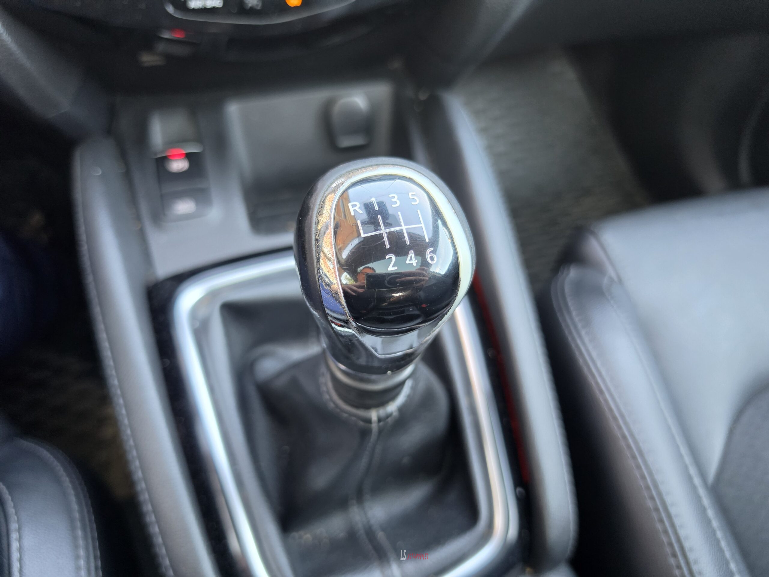 
								NISSAN QASHQAI full									