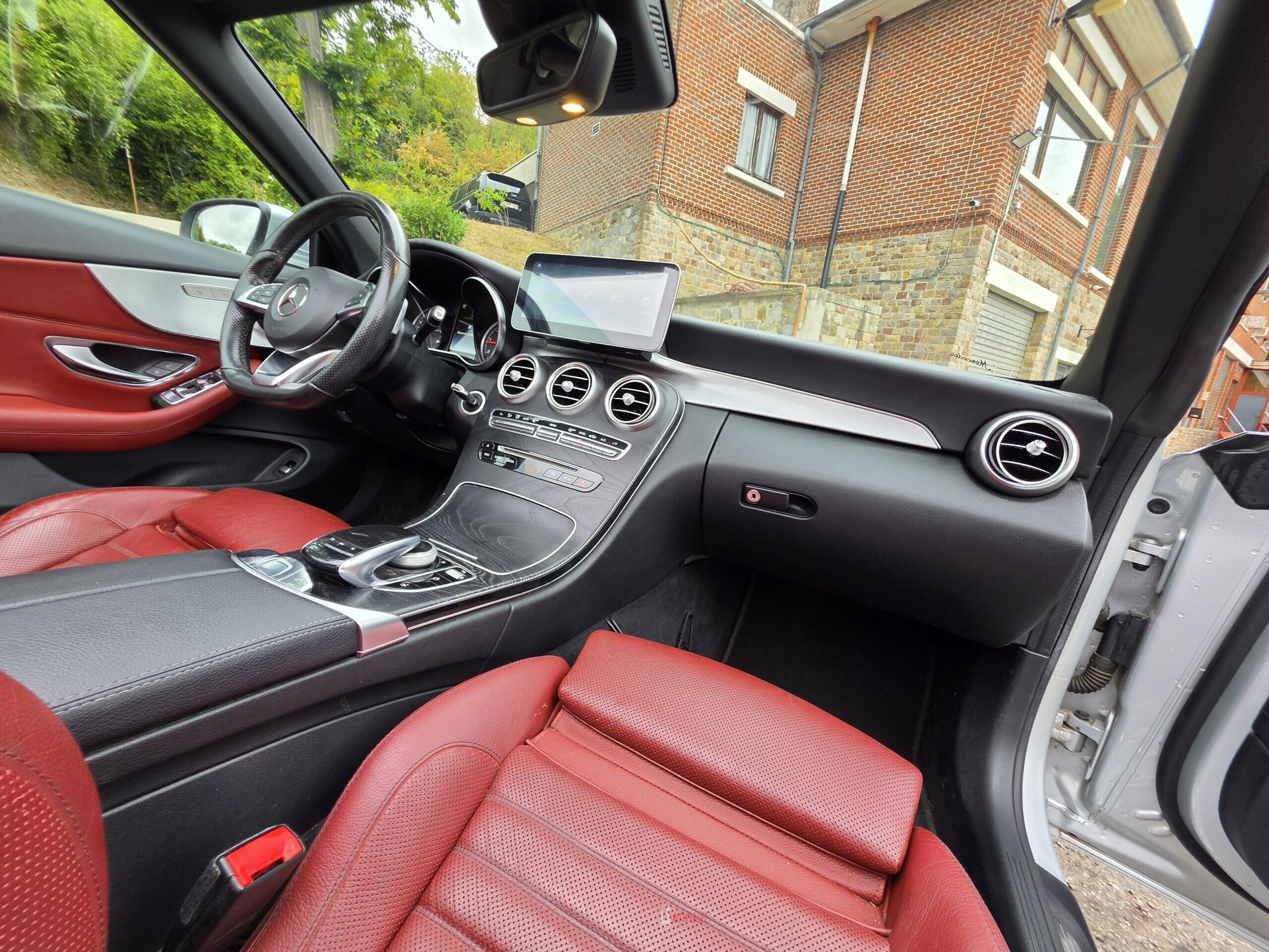 
								MERCEDES C220 CABRIOLET full									