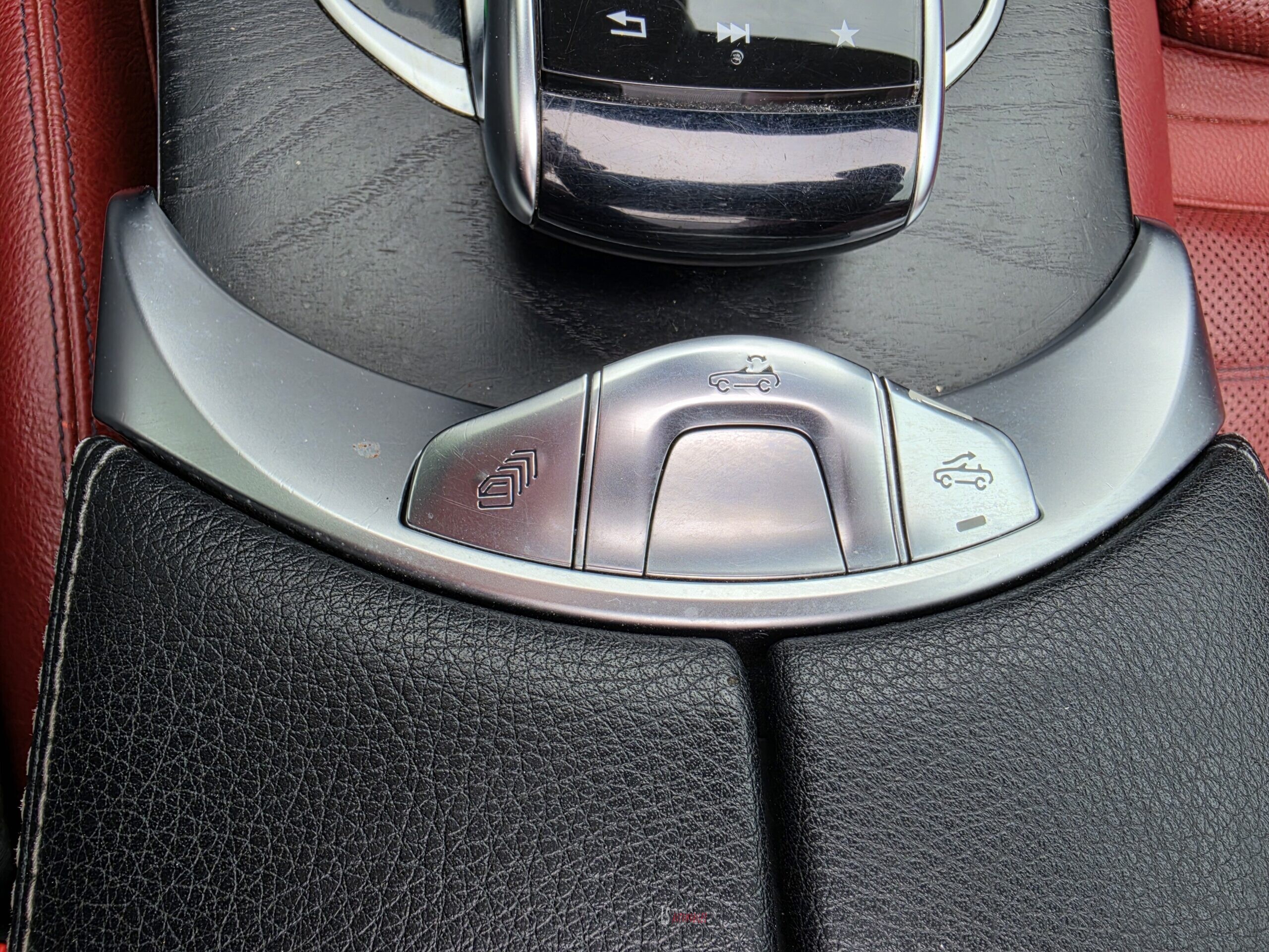 
								MERCEDES C220 CABRIOLET full									