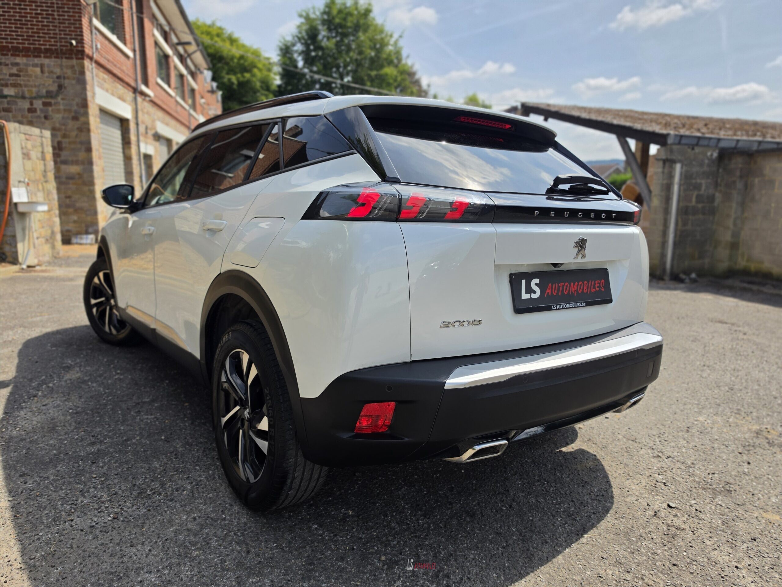 
								PEUGEOT 2008 full									