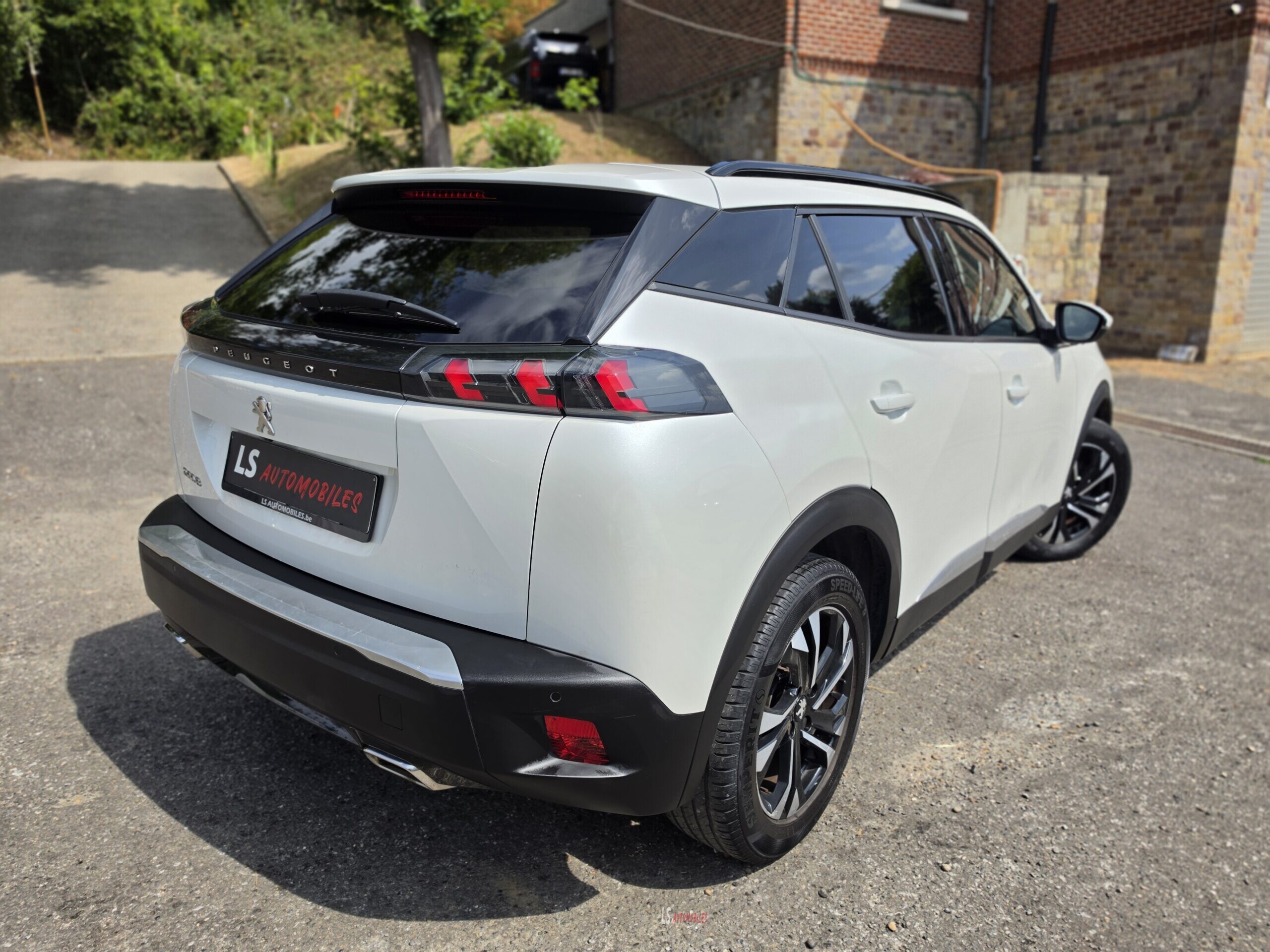 
								PEUGEOT 2008 full									