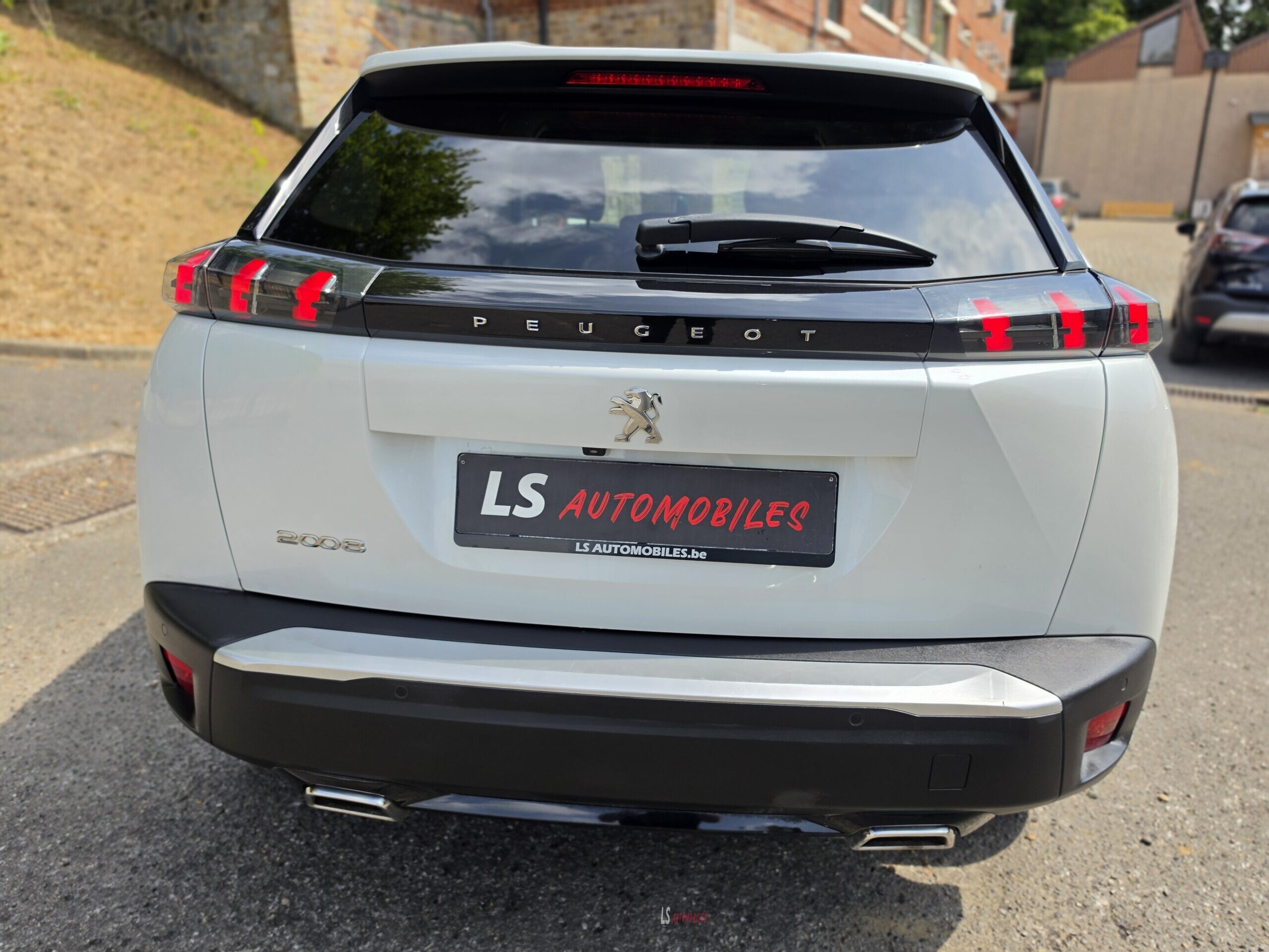 
								PEUGEOT 2008 full									