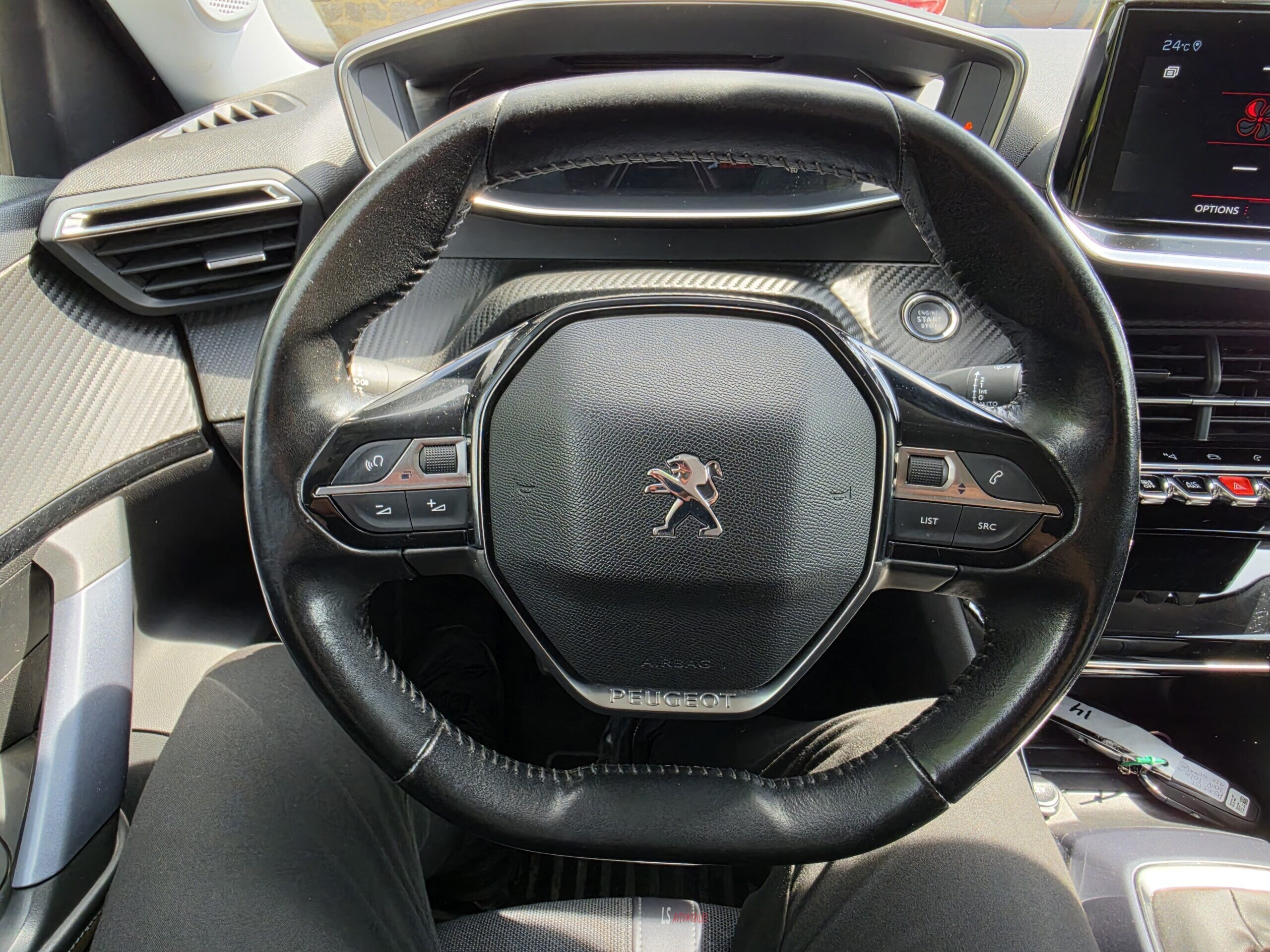 
								PEUGEOT 2008 full									
