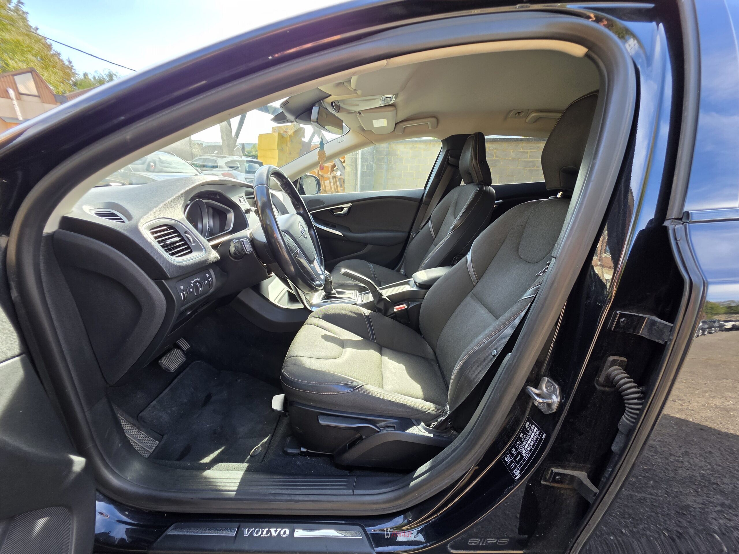
								VOLVO V40*BOITE AUTO full									